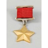 Medaille/Orden ''Held der Sowjetunion'', UdSSR, 1. H. 20. Jh., gestiftet 1934. Fünfzackiger goldener