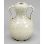Huluping (Doublegourd) Vase, China, 20. Jh. Doppelhenkel mit Schwertknauf-Ornament in Relief.