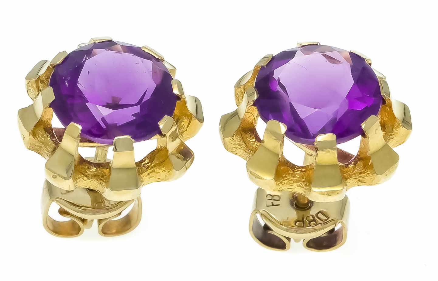 Amethyst-Ohrstecker GG 585/000 mit 2 rund fac. Amethysten 9 mm in sehr guter Farbe, D. 13 mm, 5,2