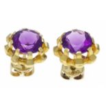 Amethyst-Ohrstecker GG 585/000 mit 2 rund fac. Amethysten 9 mm in sehr guter Farbe, D. 13 mm, 5,2