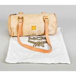 Handtasche von MCM, champagnerfarbener Stoff mit Monogrammrapport. Mit Staubbeutel, Minimale