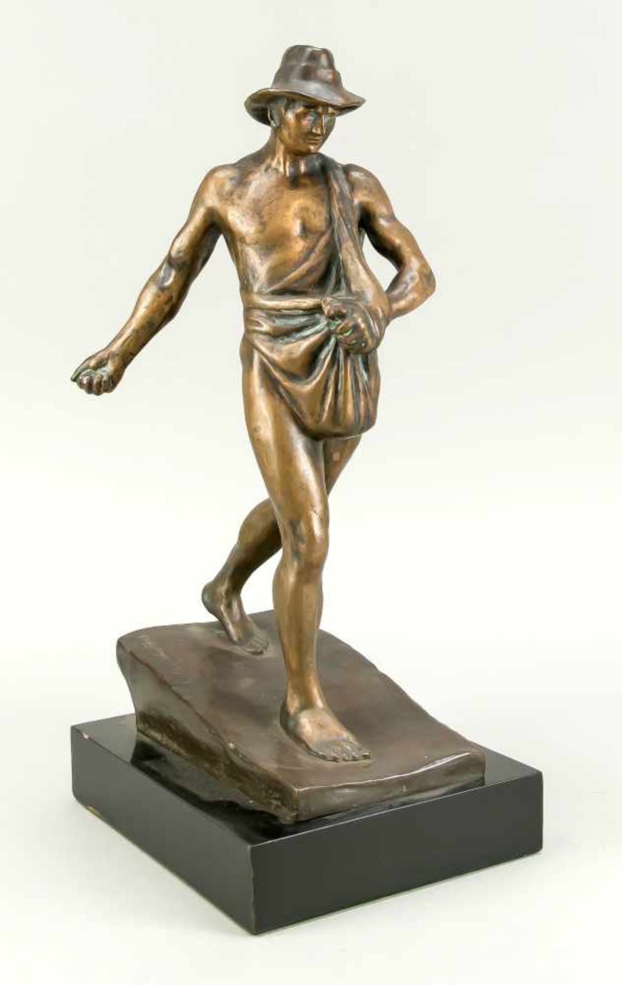 Georg Renatus Meyer-Steglitz (1868-1929), ''Sämann'', patinierte Bronze, auf der keilförmigen