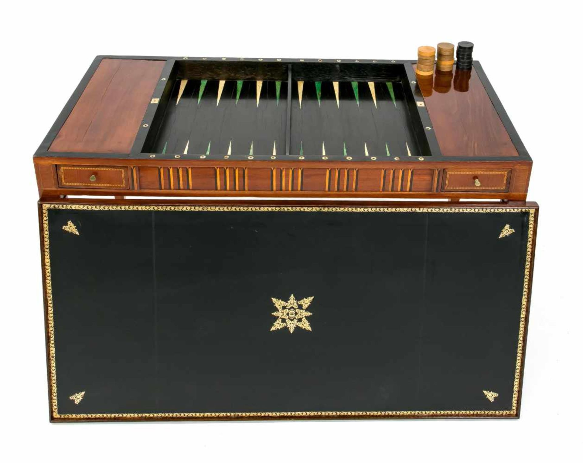 Seltener klassizistischer Spieltisch um 1800, Mahagoni und andere Edelhölzer furniert und - Bild 2 aus 2