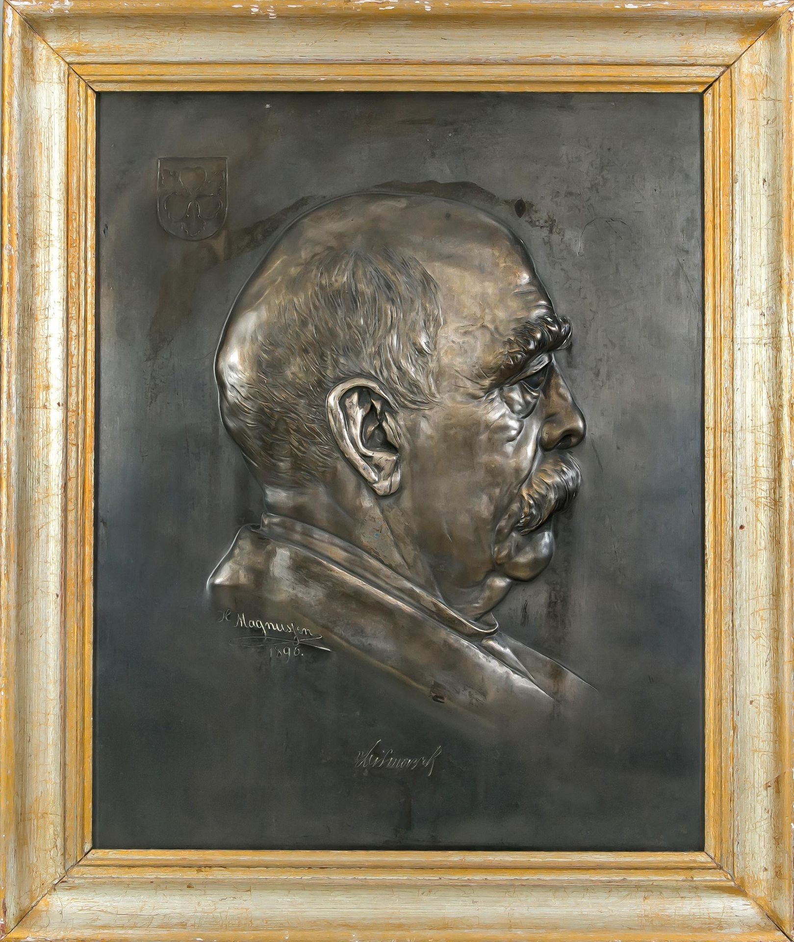 Harro Magnussen (1861-1908), Portrait von Bismarck im Profil, patiniertes Bronzerelief, im Gu