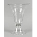 Erotica-Vase, 20. Jh., runder gewölbter Stand, Korpus in Trompetenform, klares Glas mit Schl