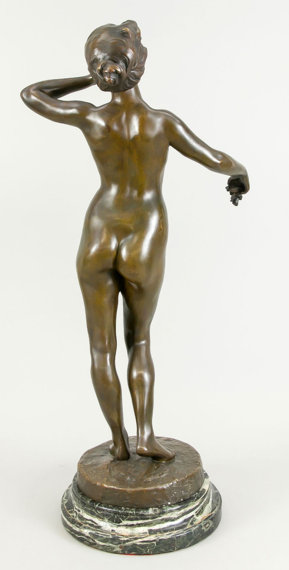 Gustave Louis, frz. um 1900, großer, stehender Akt an einer Blume riechend, patinierte Bronze auf - Image 2 of 2