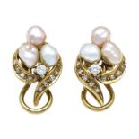 Perlen-Brillant-Ohrclips GG 585/000 mit 6 ovalen, leicht barocken Zuchtperlen 5 mm, 2 Brillanten und