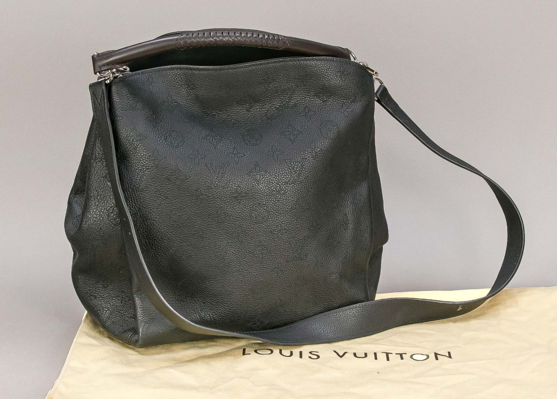 Louis Vuitton, Babylone PM Mahina Bag, schwarzes fein perforiertes Leder, silberfarbene Hardware, ku