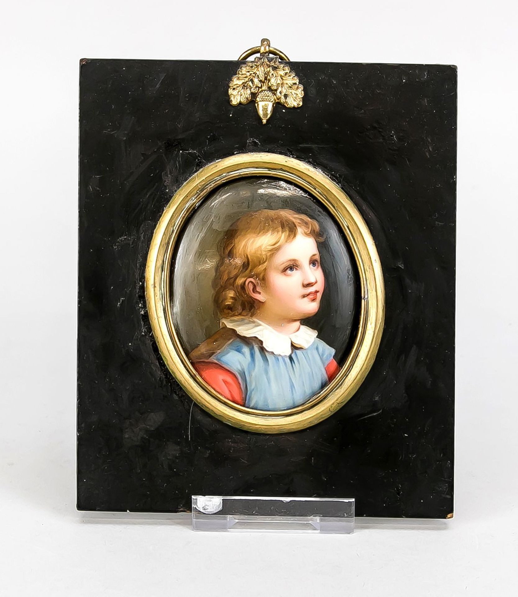 Ovale Bildplatte, 20. Jh., Portrait eines Jungen, im Holzrahmen, 16 x 13 cm