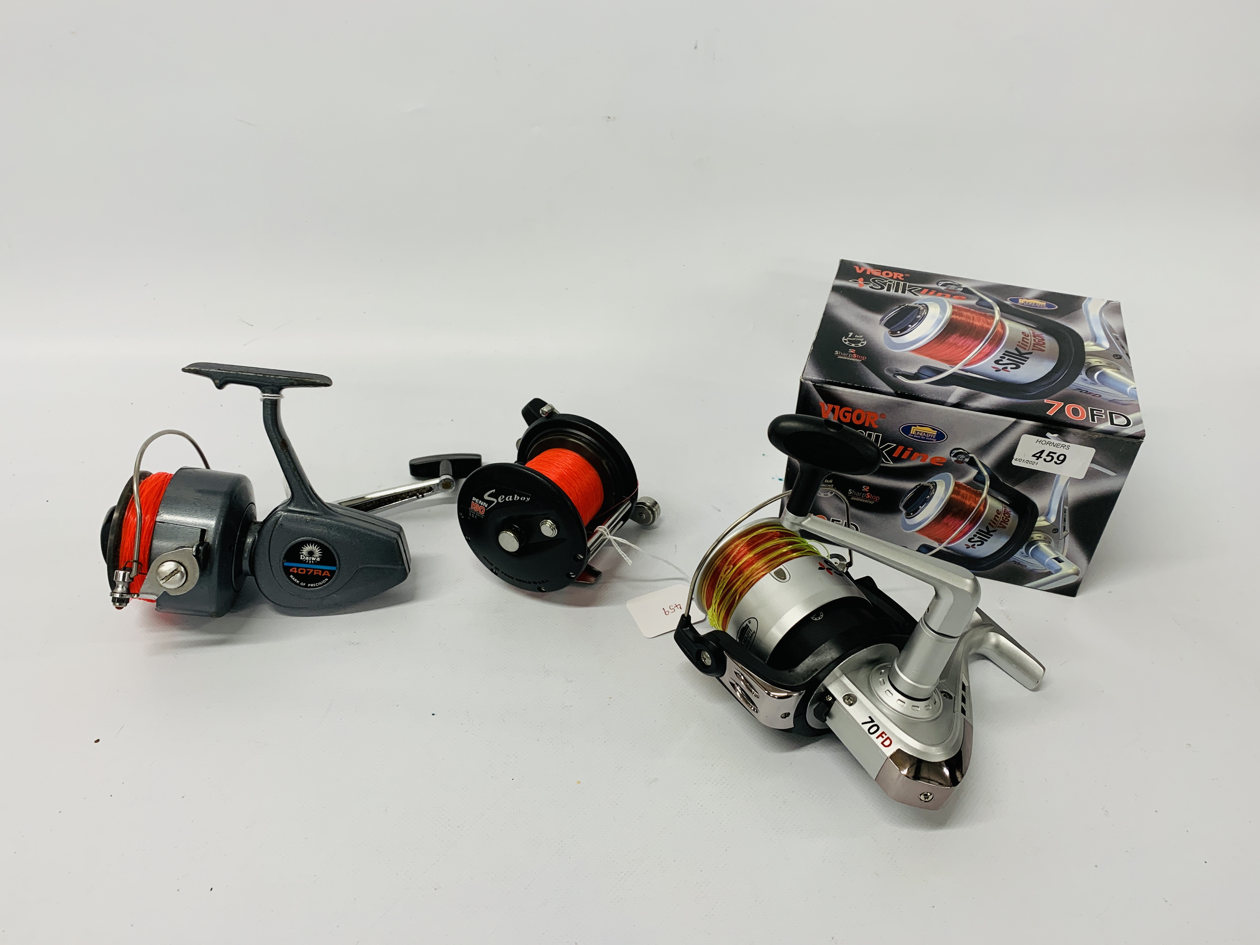 3 VARIOUS FISHING REELS TO INCLUDE BOXED VIGOR SILK LINE, PENN 190 SEABOY,