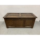 AN ANTIQUE OAK COFFER, LENGTH 120CM, HEIGHT 54CM,