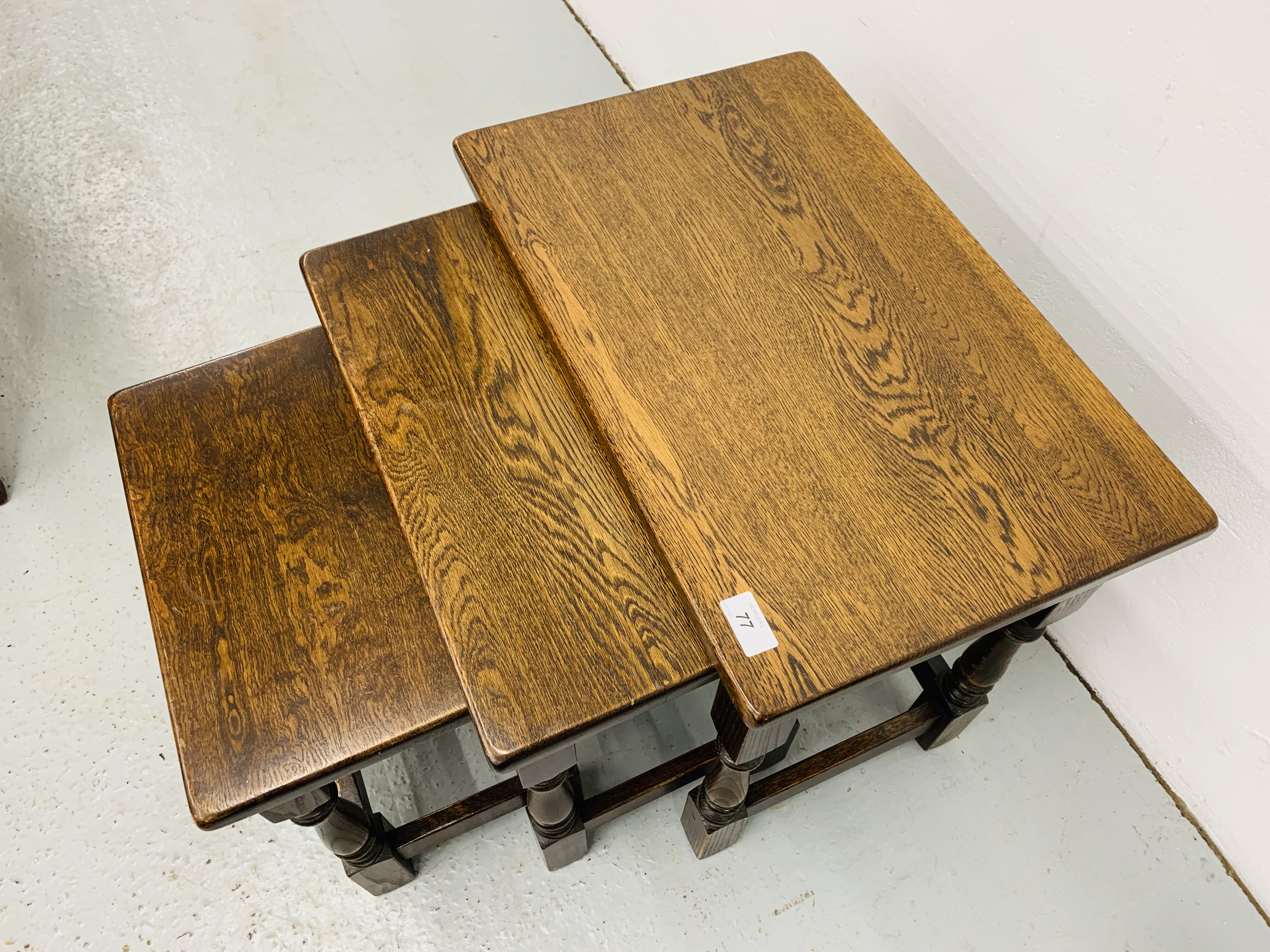 NEST OF THREE GRADUATED OAK OCCASIONAL TABLES - Image 5 of 5