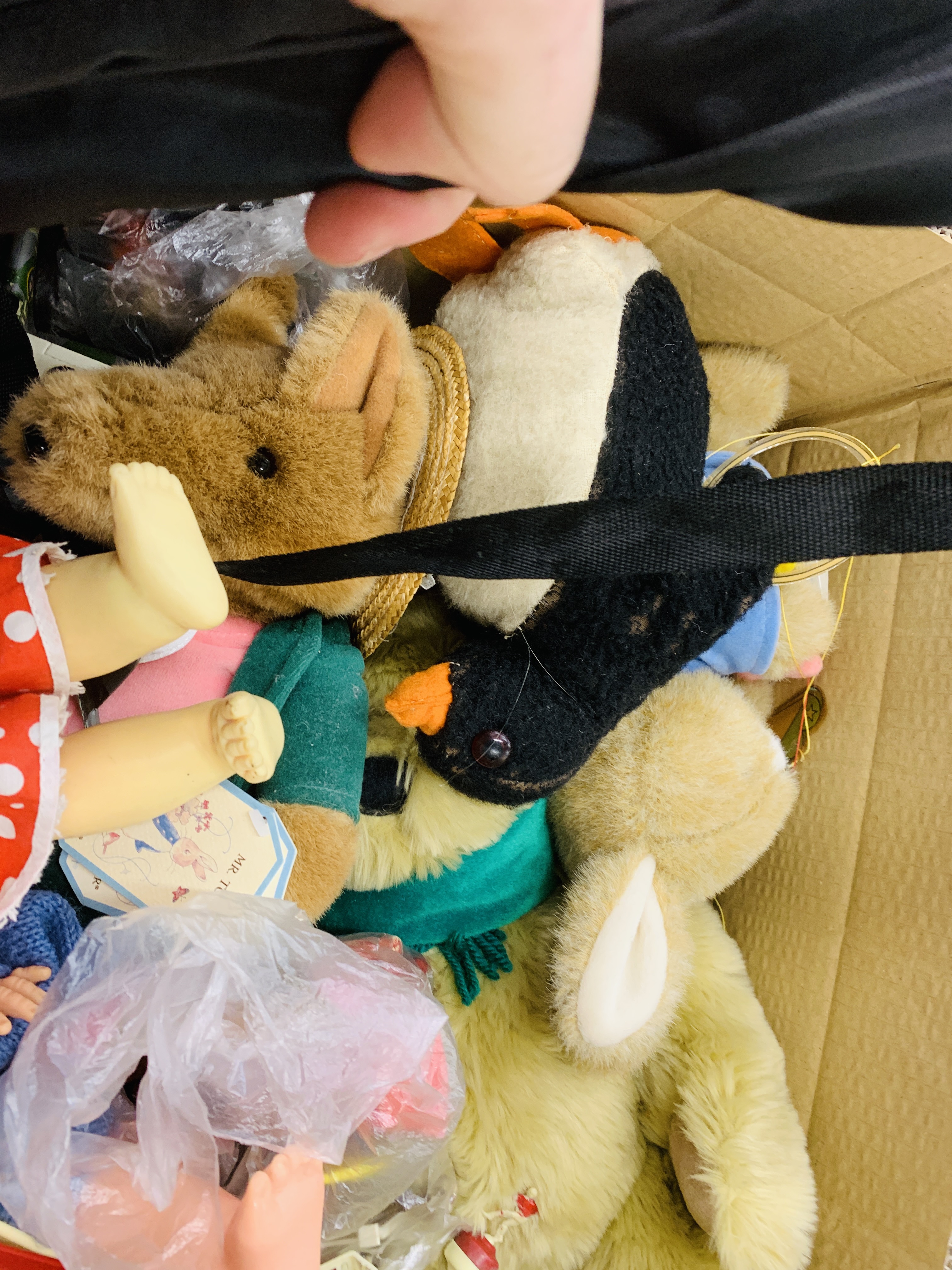 3 BOXES CONTAINING A COLLECTION OF VARIOUS TOYS, GAMES & VINTAGE DOLLS AND SOFT TOYS, - Image 8 of 17