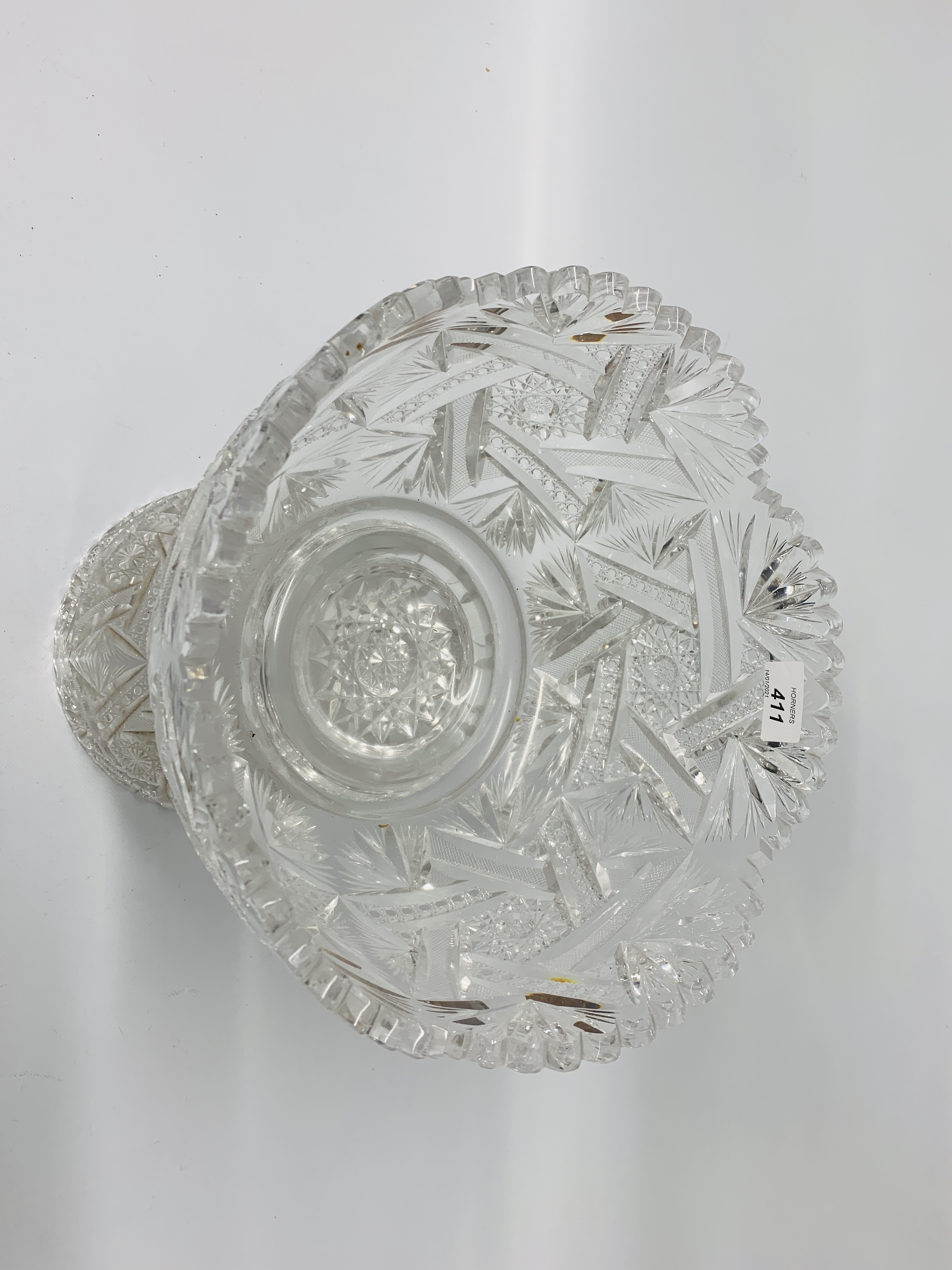 ORNATE LEAD CRYSTAL CENTRE PIECE COMPRISING OF A BASE & LARGE INSET BOWL - Image 2 of 8