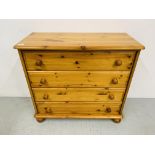 A HONEY PINE 4 DRAWER CHEST OF DRAWERS 90 x 40 x 84cm