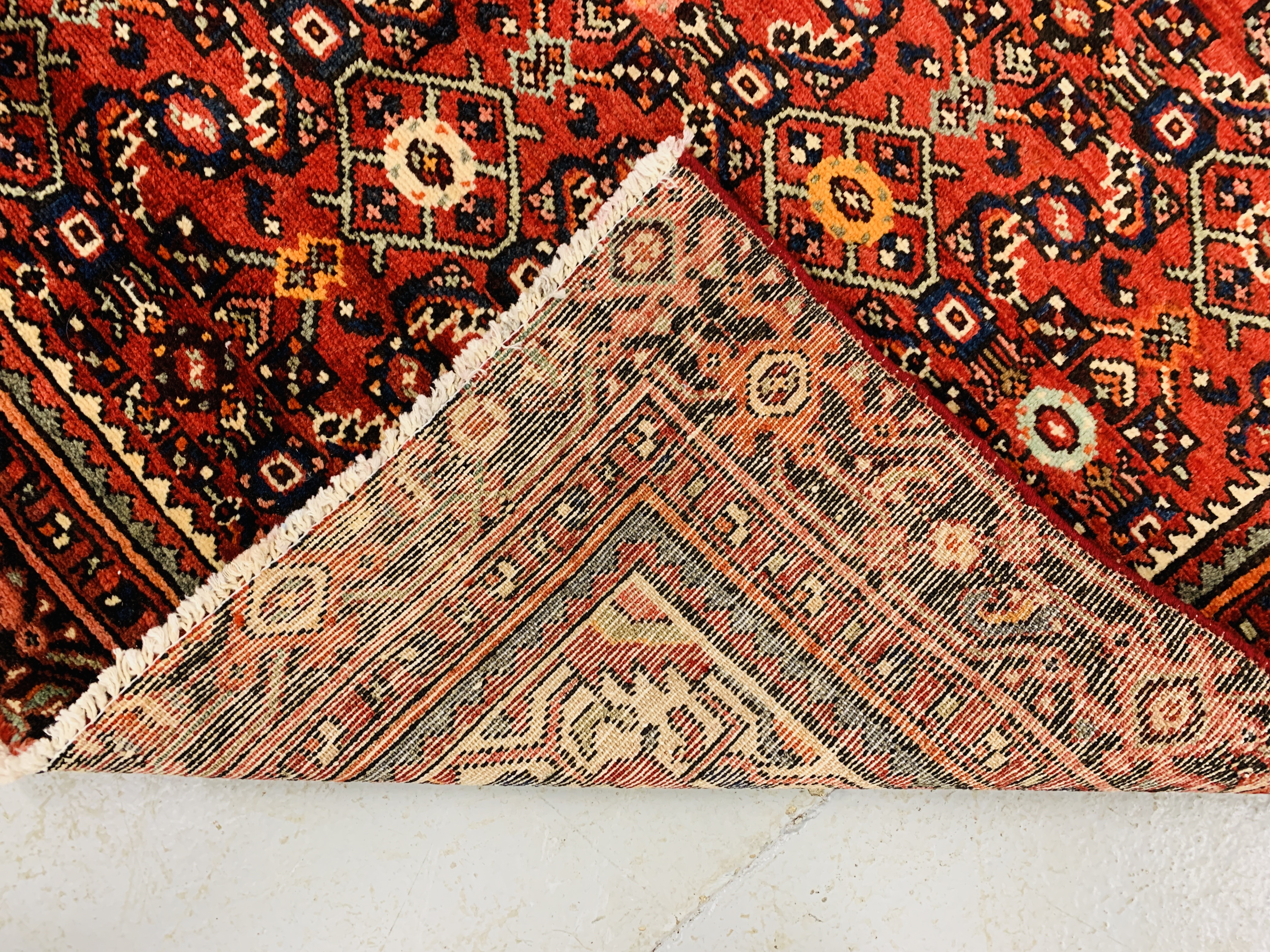 A HAMADAN RED/BLUE/ORANGE PATTERNED CARPET 2.0 x 1.4. 1. - Image 4 of 4