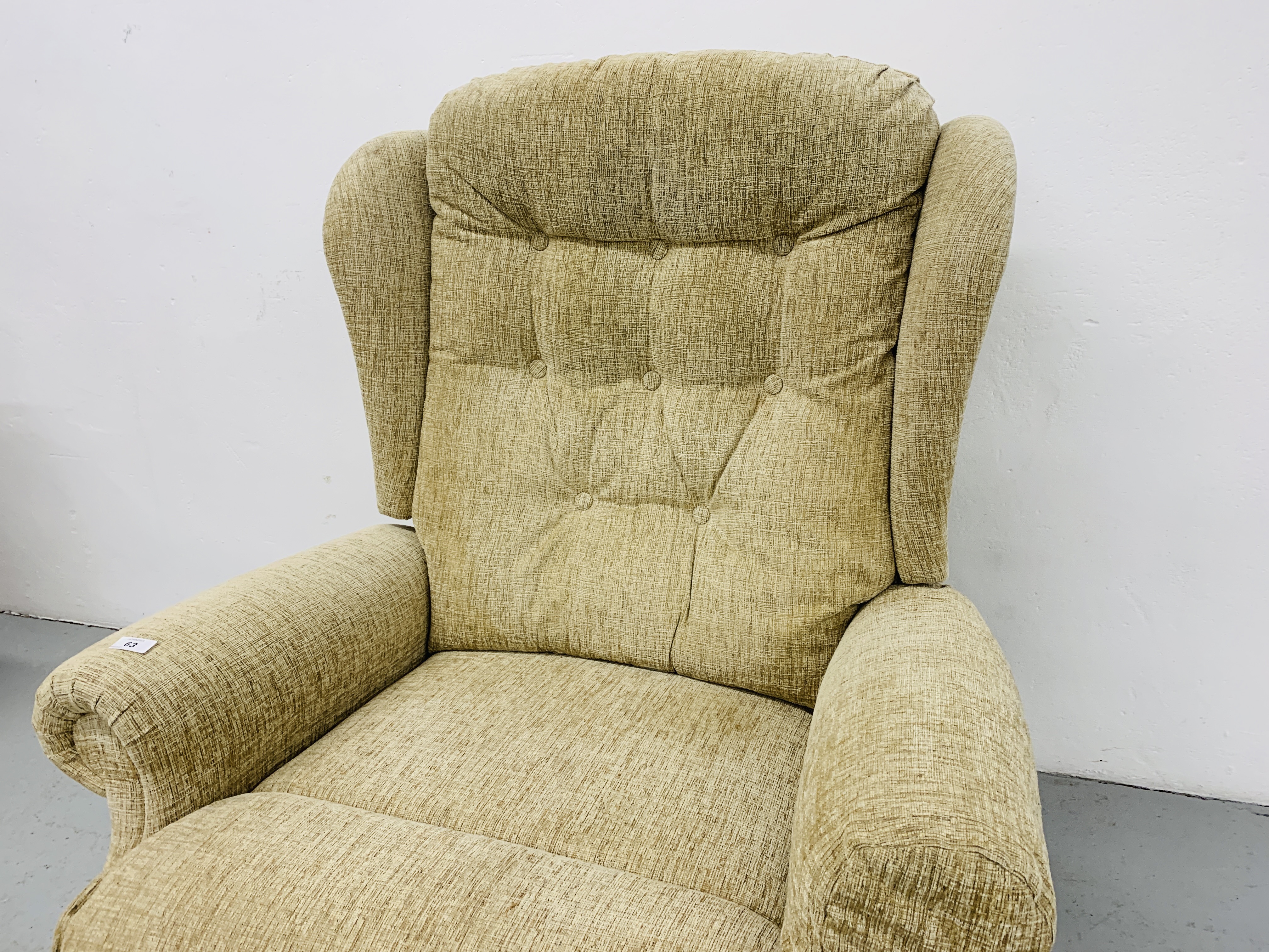 MODERN BUTTON BACK FAWN UPHOLSTERED ELECTRIC RECLINING ARMCHAIR - SOLD AS SEEN - Image 4 of 6