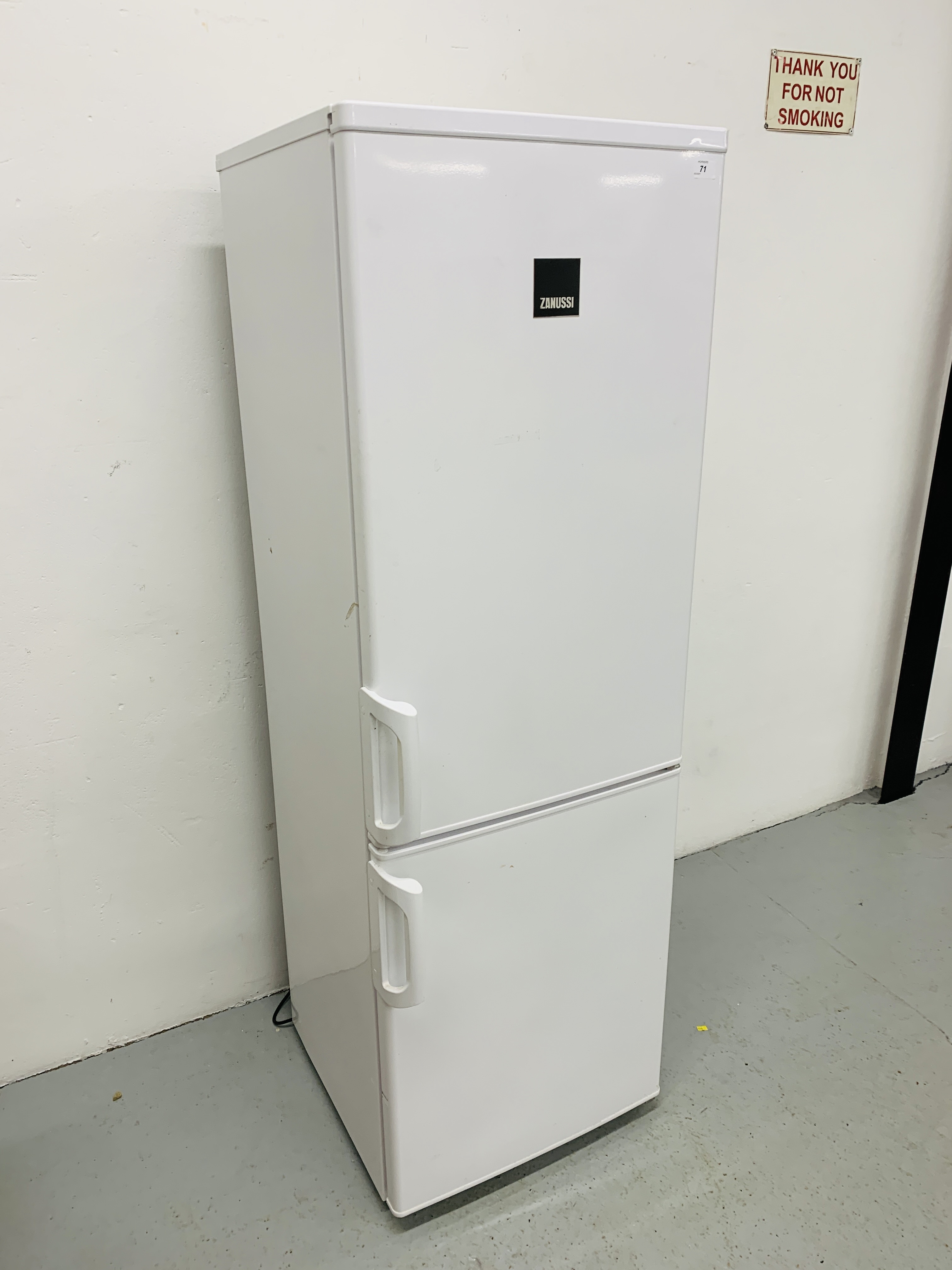 ZANUSSI FRIDGE FREEZER - SOLD AS SEEN - Image 3 of 5