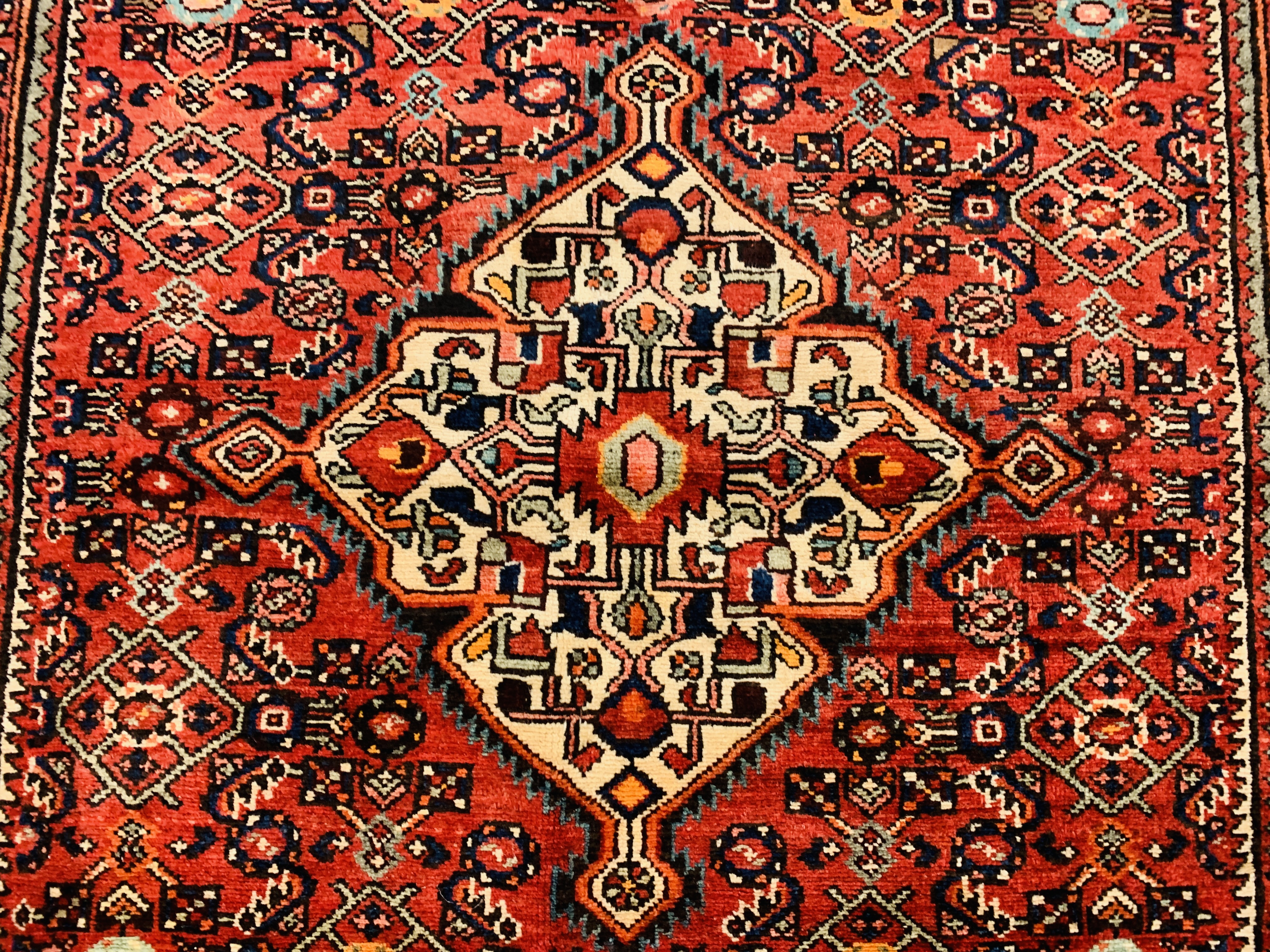 A HAMADAN RED/BLUE/ORANGE PATTERNED CARPET 2.0 x 1.4. 1. - Image 3 of 4