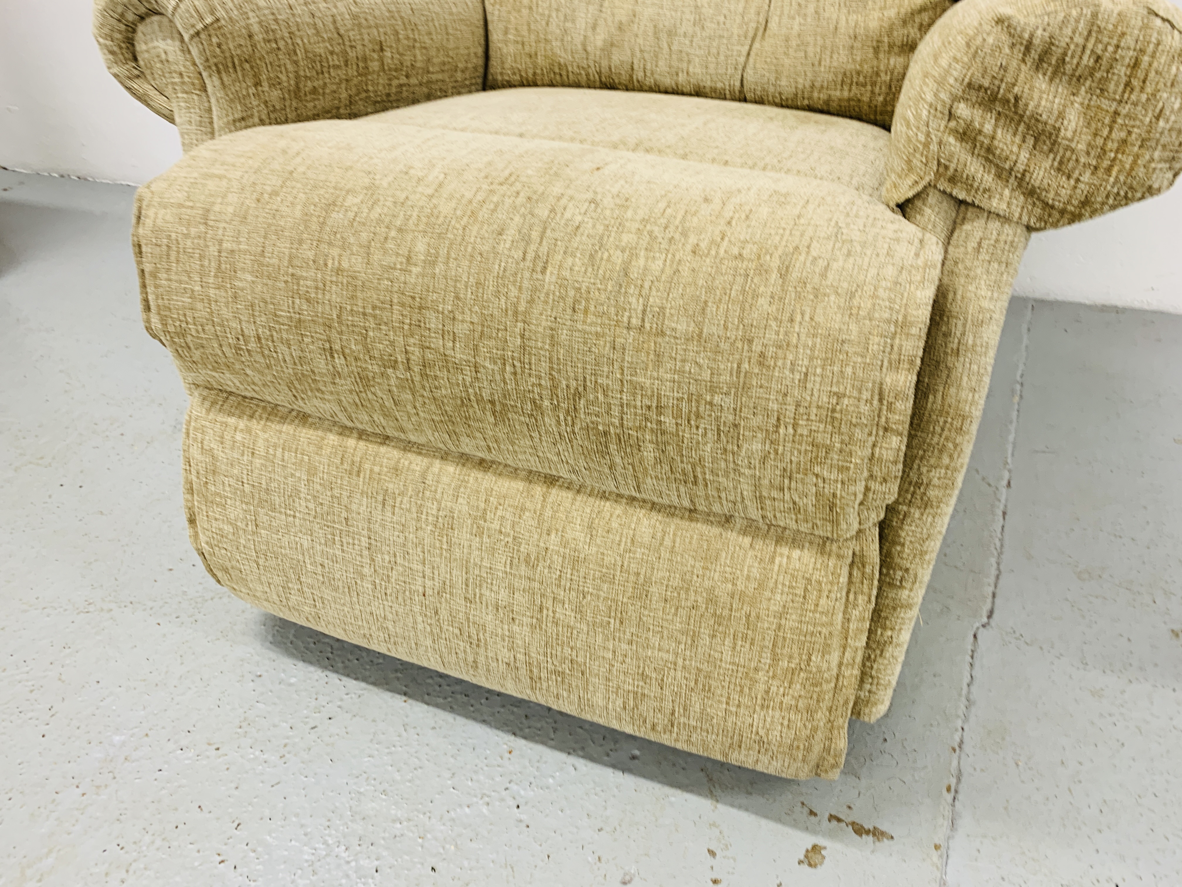 MODERN BUTTON BACK FAWN UPHOLSTERED ELECTRIC RECLINING ARMCHAIR - SOLD AS SEEN - Image 3 of 6