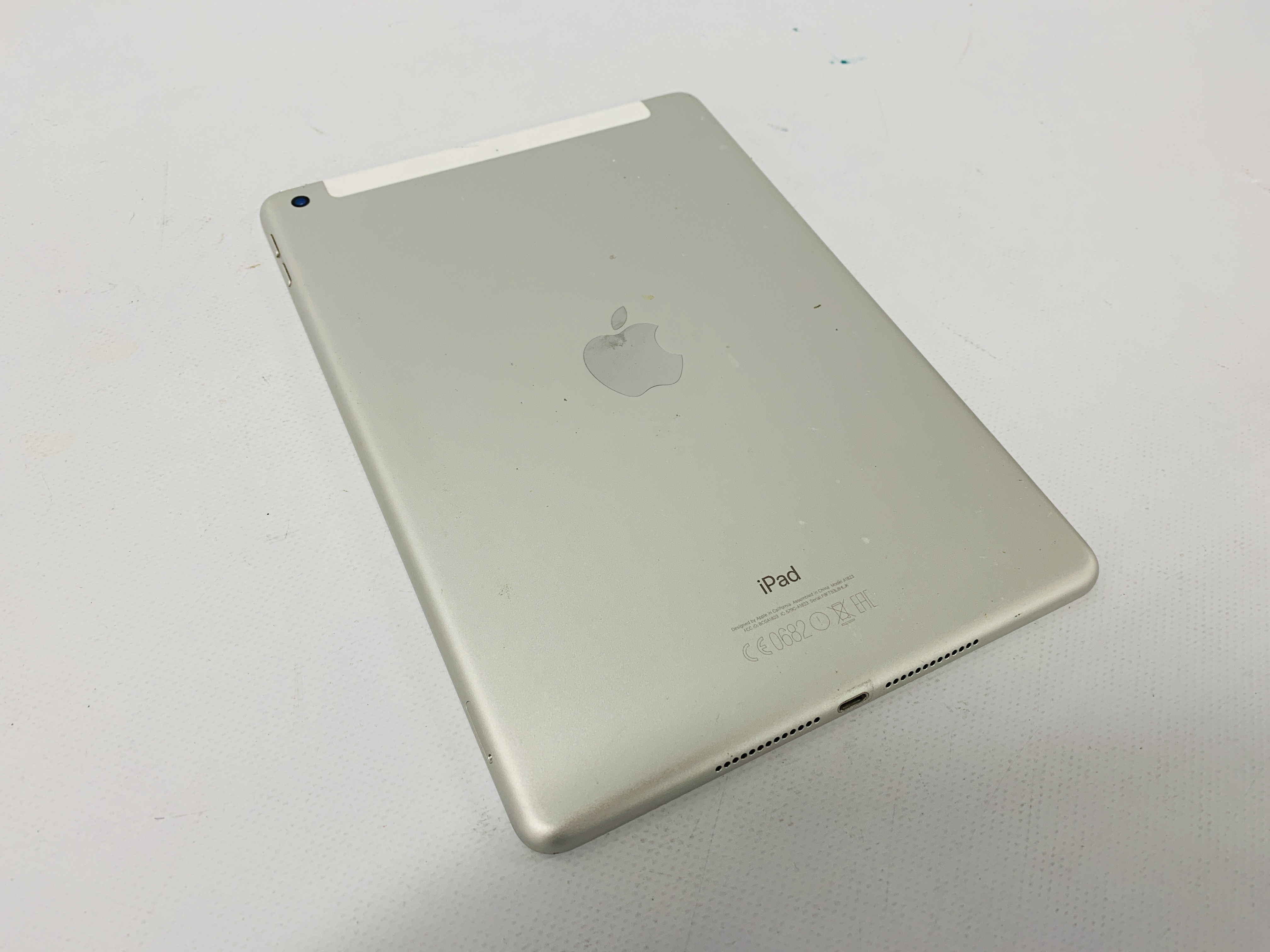 APPLE IPAD AIR, CELLULAR MODEL, MODEL A1823, SPARES & REPAIRS ONLY, - Image 2 of 2
