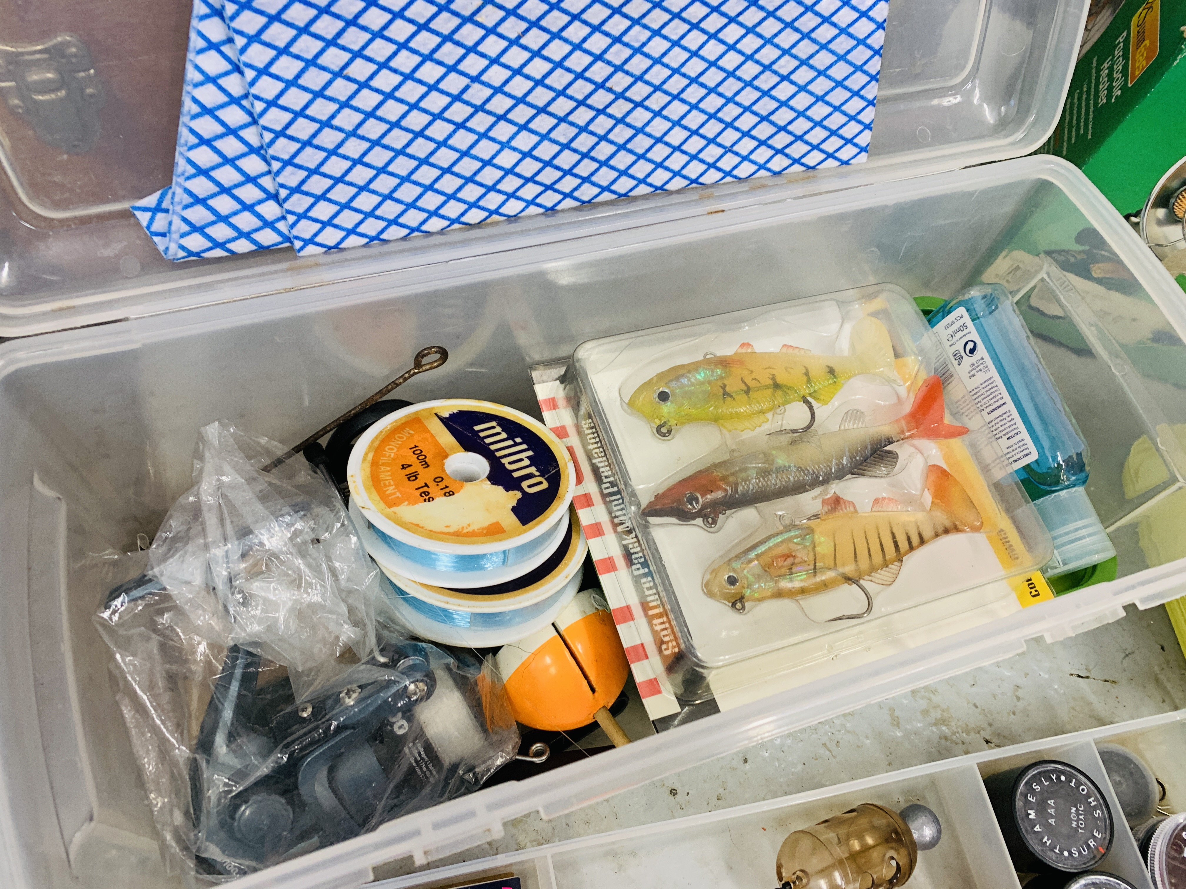 2 BOXES CONTAINING A COLLECTION OF MIXED FISHING ACCESSORIES TO INCLUDE JARVIS WALKER 2. - Image 8 of 12