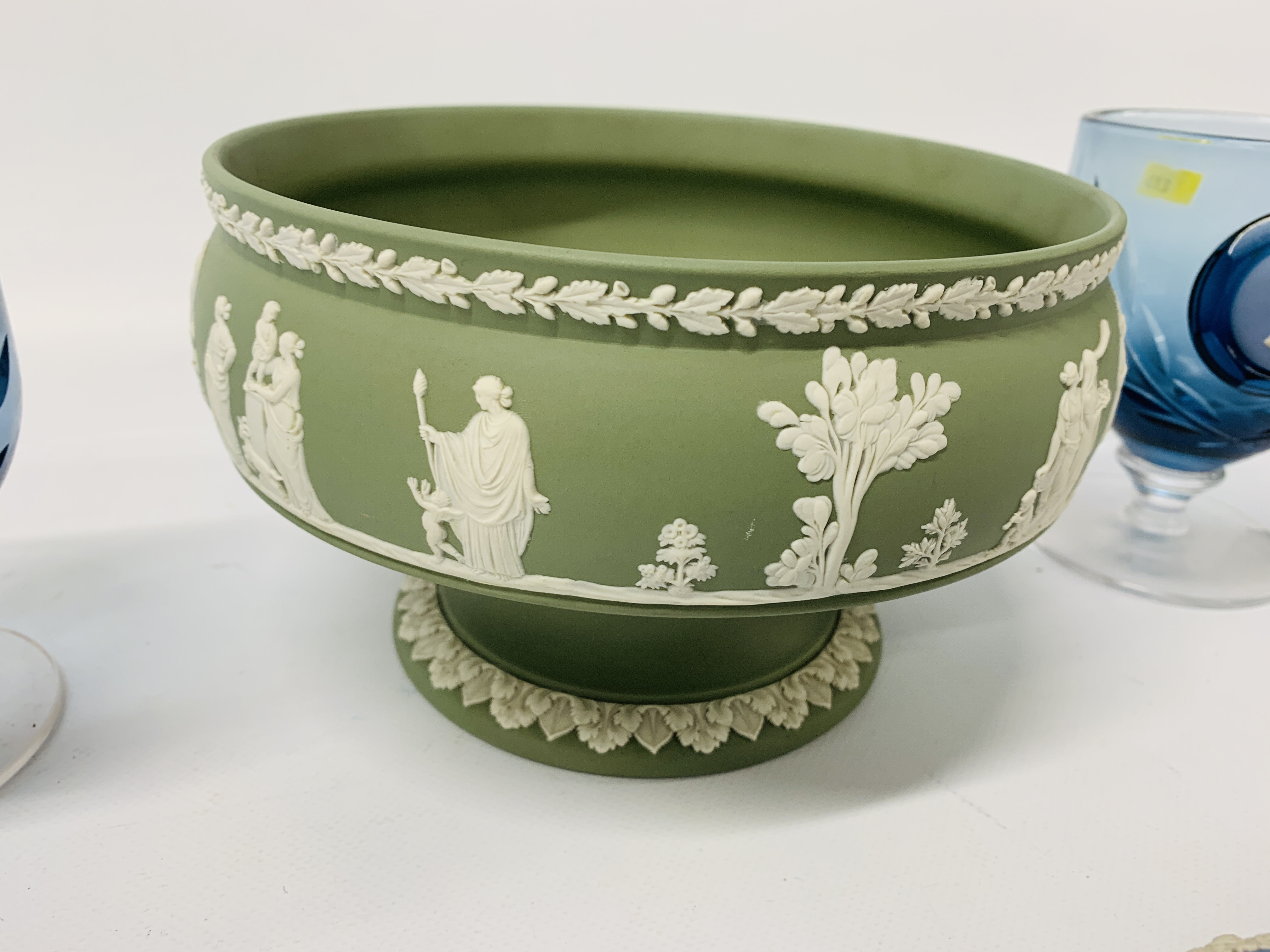 WEDGWOOD GREEN JASPER PEDESTAL BOWL, - Image 4 of 6