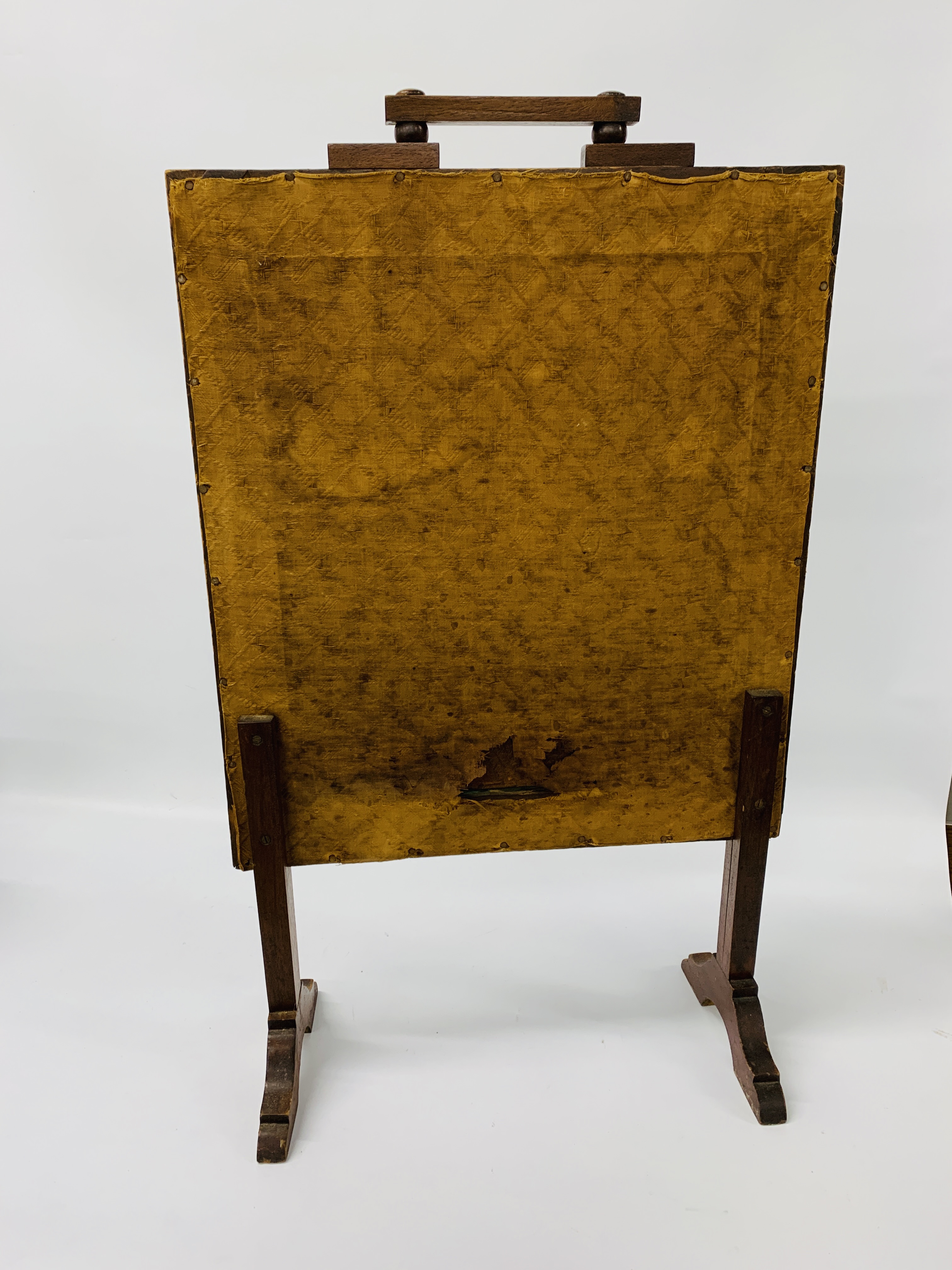 VINTAGE MAHOGANY FRAMED TAPESTRY INSET FIRE SCREEN - Image 5 of 5