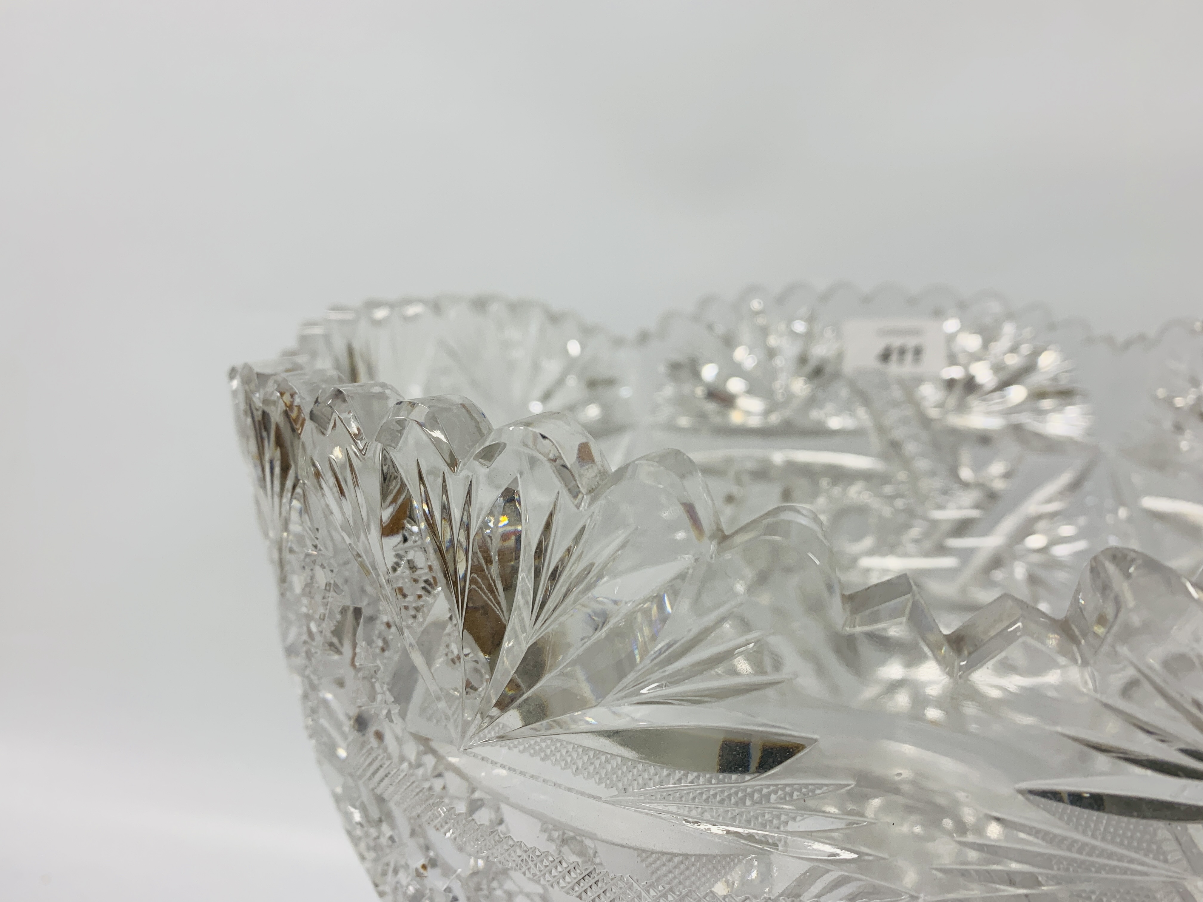 ORNATE LEAD CRYSTAL CENTRE PIECE COMPRISING OF A BASE & LARGE INSET BOWL - Image 5 of 8