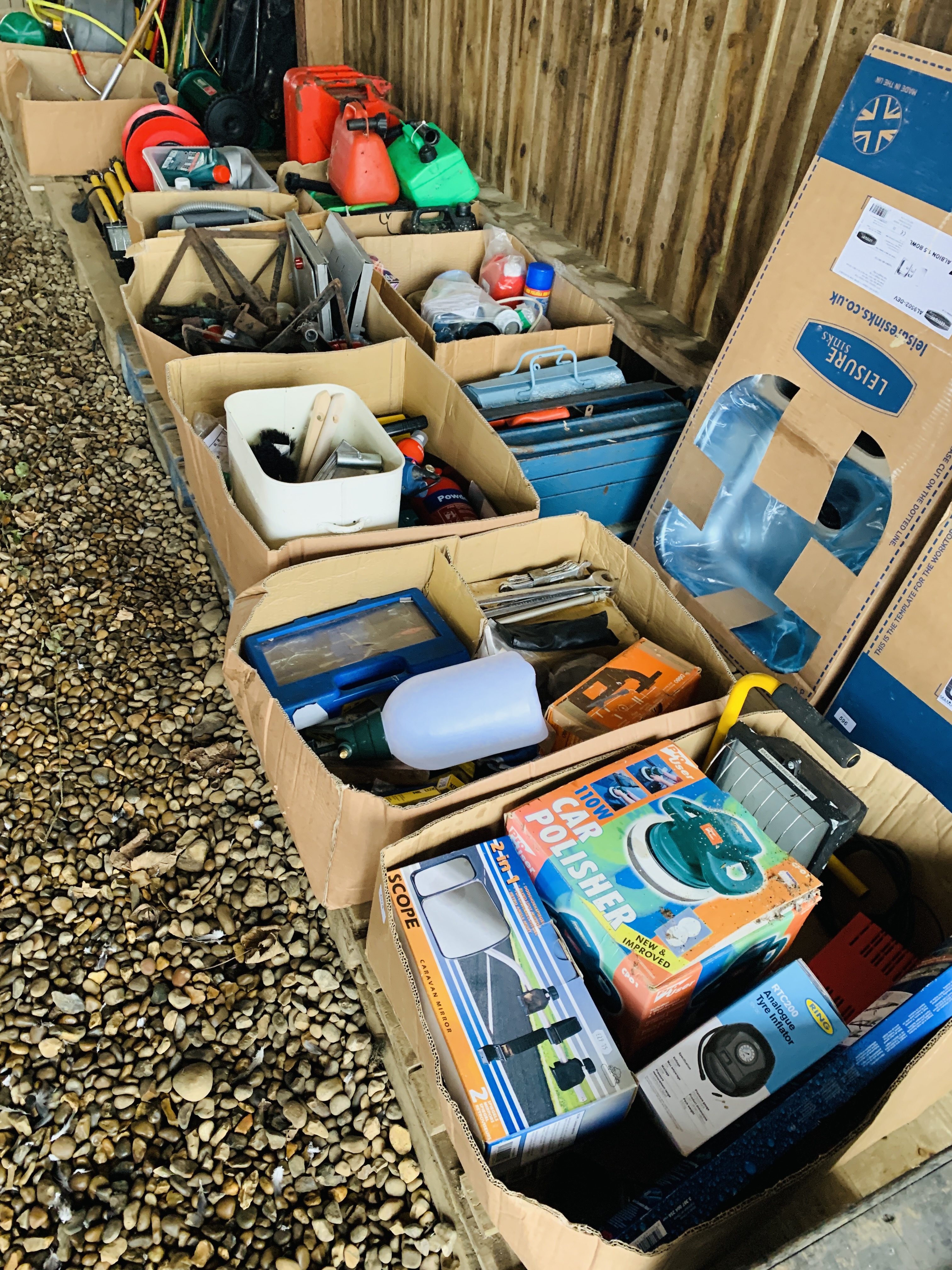 8 BOXES CONTAINING ASSORTED SHED SUNDRIES TO INCLUDE FLOOD LAMPS, EXTENSION LEADS,