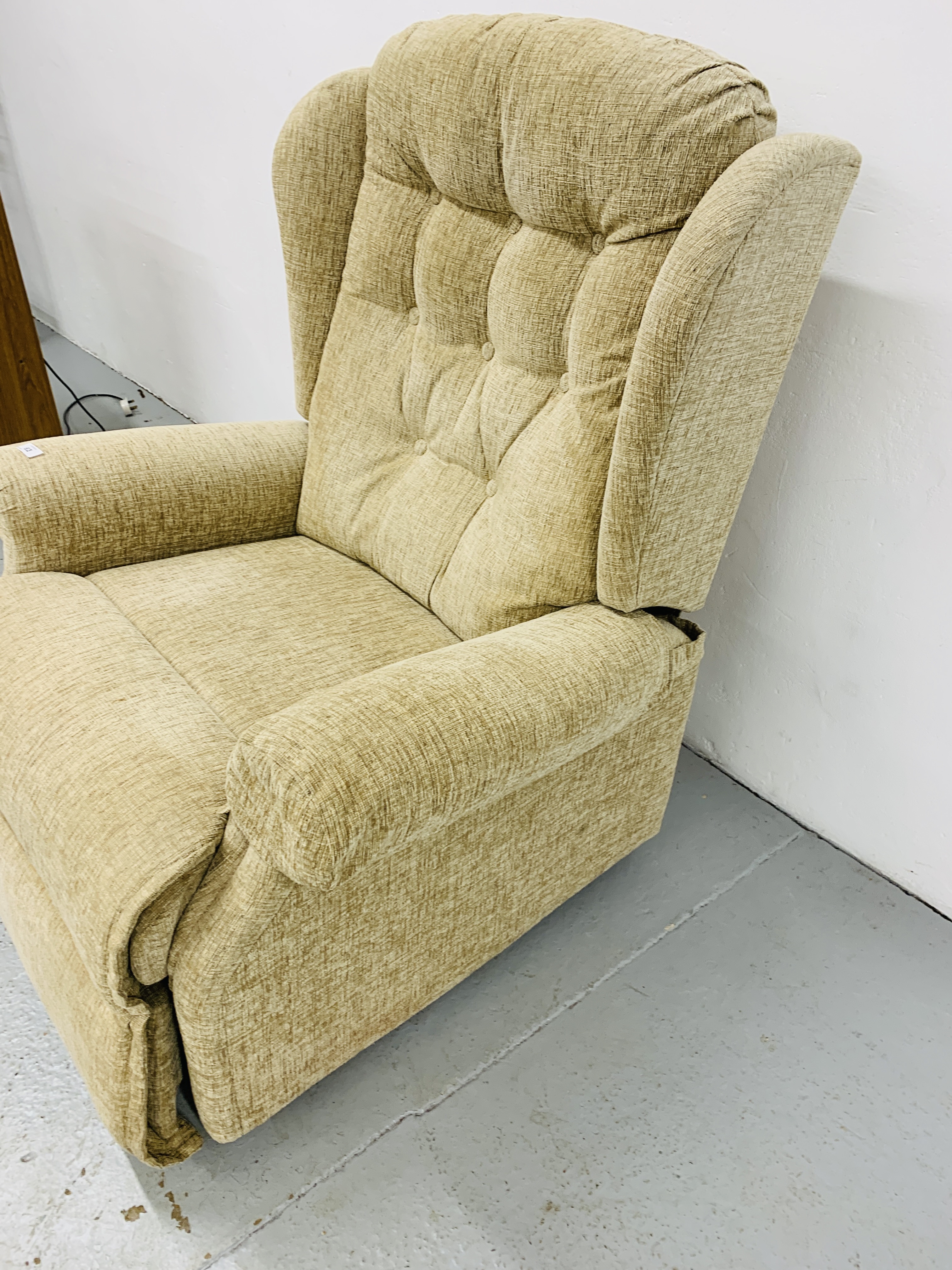 MODERN BUTTON BACK FAWN UPHOLSTERED ELECTRIC RECLINING ARMCHAIR - SOLD AS SEEN - Image 5 of 6