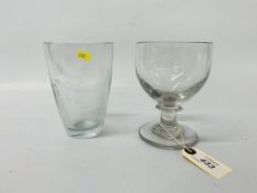 ANTIQUE GEORGIAN STYLE DRINKING GLASS TOGETHER WITH A SMALL GLASS VASE DEPICTING ETCHED DUCK IN