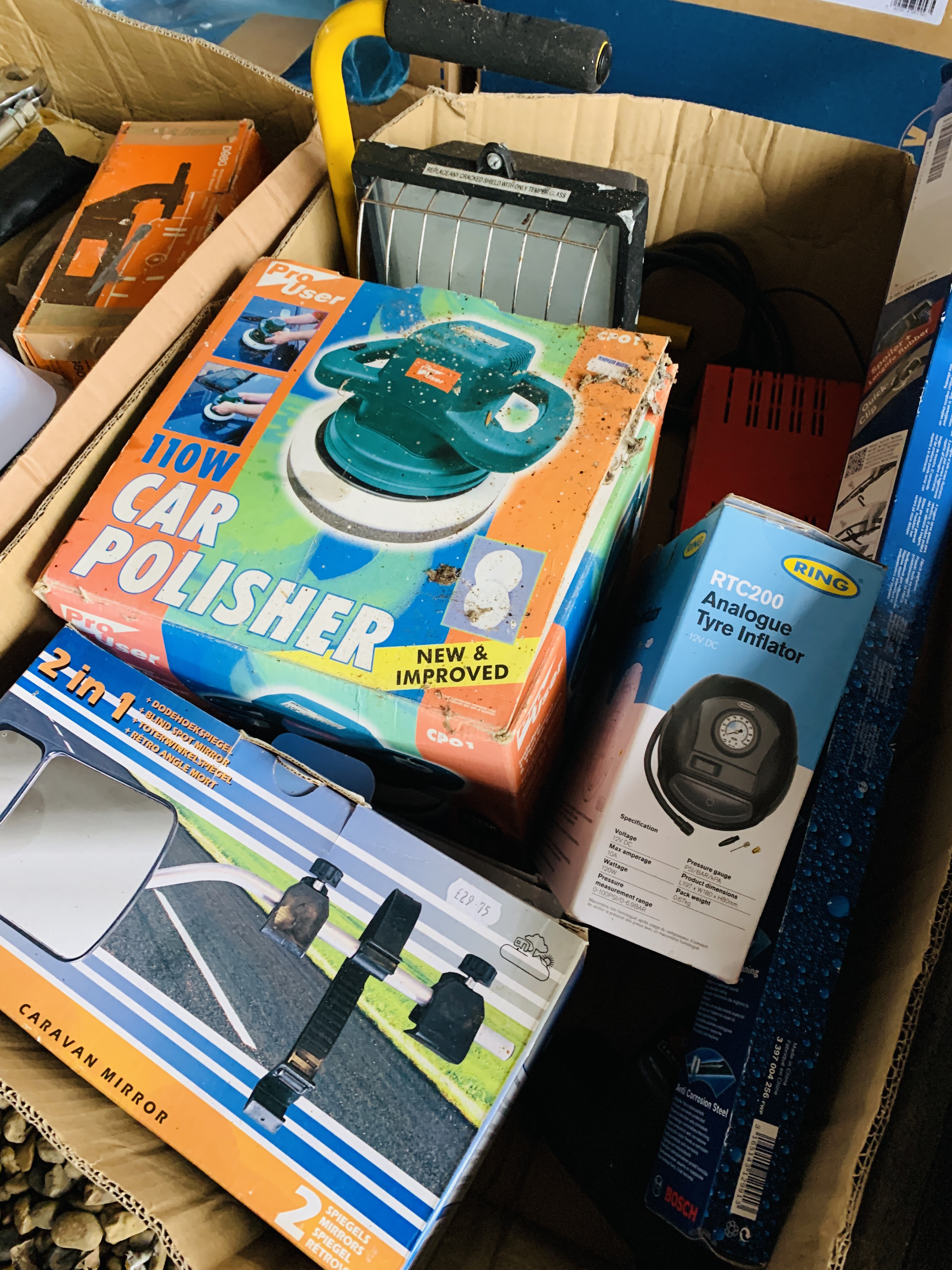 8 BOXES CONTAINING ASSORTED SHED SUNDRIES TO INCLUDE FLOOD LAMPS, EXTENSION LEADS, - Image 2 of 14