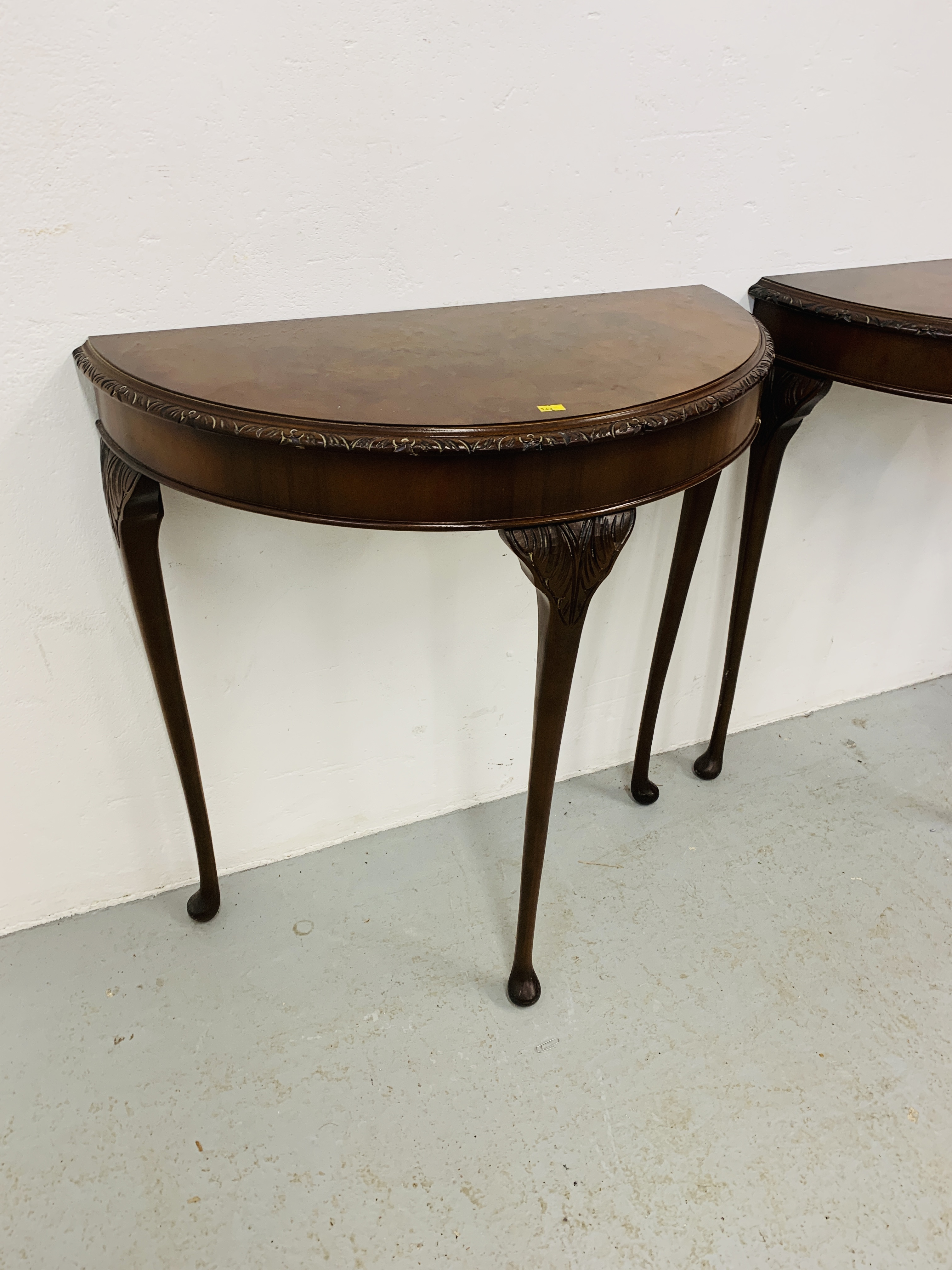A PAIR OF REPRODUCTION WALNUT FINISH DEMI LUNE SIDE TABLES (EACH WIDTH 74cm) - Image 4 of 6