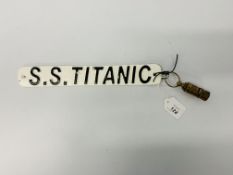 TITANIC WHISTLE & PLAQUE (R)