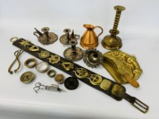 A COLLECTION OF MIXED BRASS,