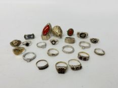 A BAG CONTAINING 20 VARIOUS SILVER RINGS AND TWO WHITE METAL