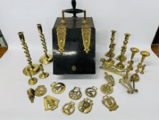 A METAL COAL BOX WITH BRASS FITTINGS AND SHOVEL AND AN EXTENSIVE GROUP OF ASSORTED BRASSWARE TO