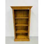 A COUNTRY PINE FOUR TIER OPEN BOOKSHELF WITH ROPE DETAILING. W 75CM. H 158CM. D 37CM.