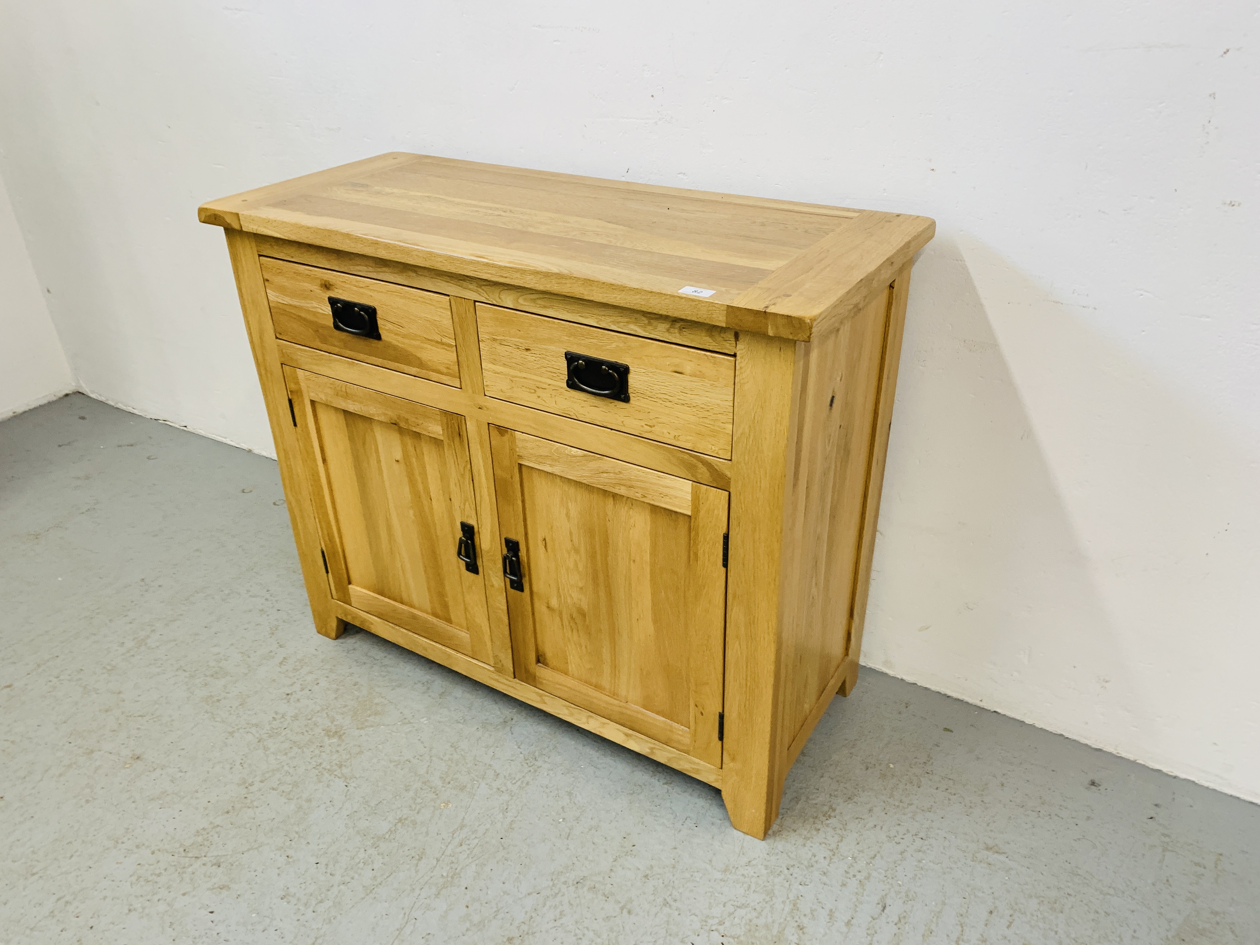 A MODERN SOLID LIGHT OAK TWO DRAWER DRESSER WIDTH 100cm, HEIGHT 83cm, - Image 3 of 4