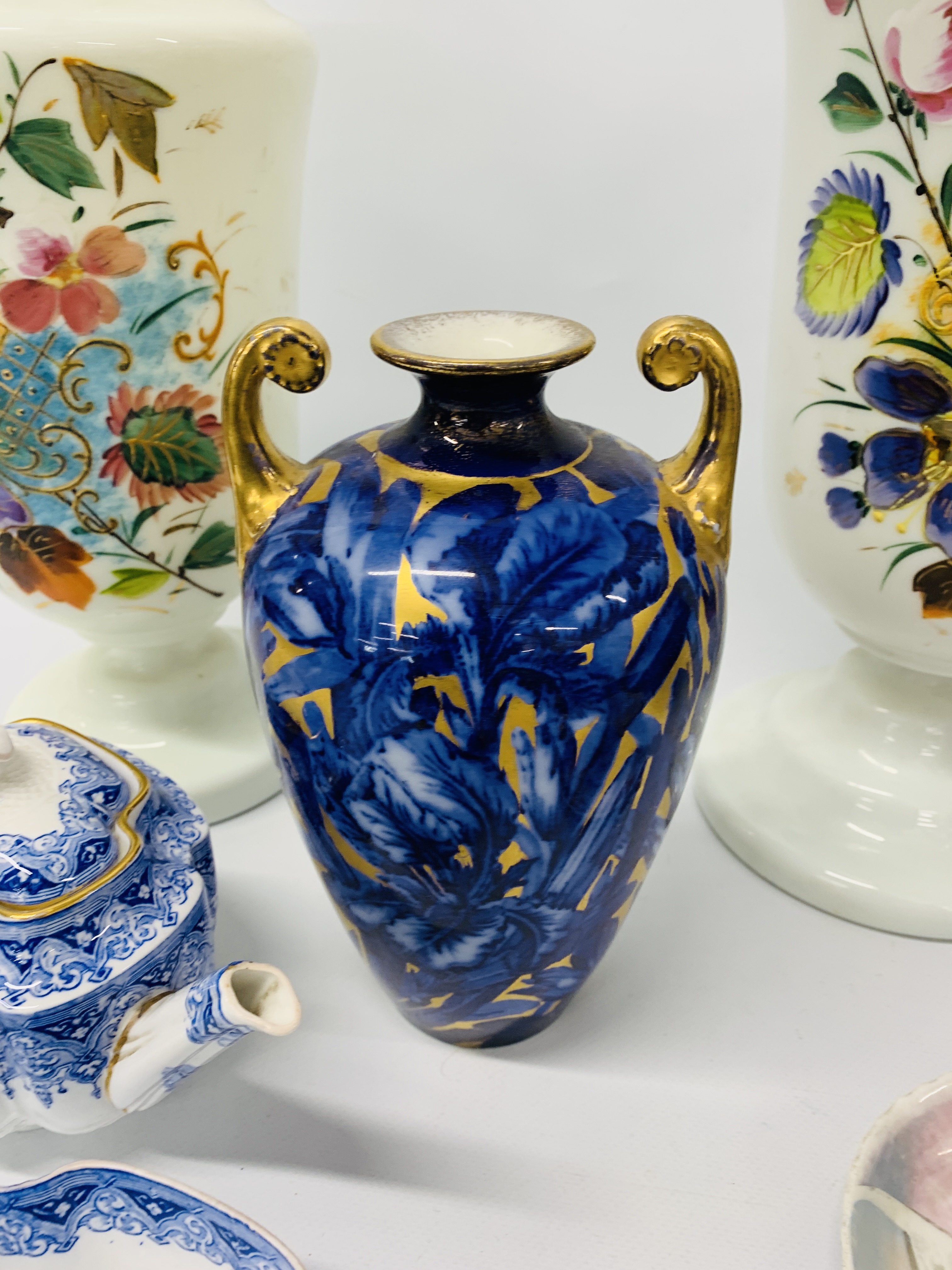 AN OPAQUE GLASS LIDDED VASE AND MATCHING PAIR OF VASES WITH HAND PAINTED FLORAL DECORATION, - Image 5 of 15