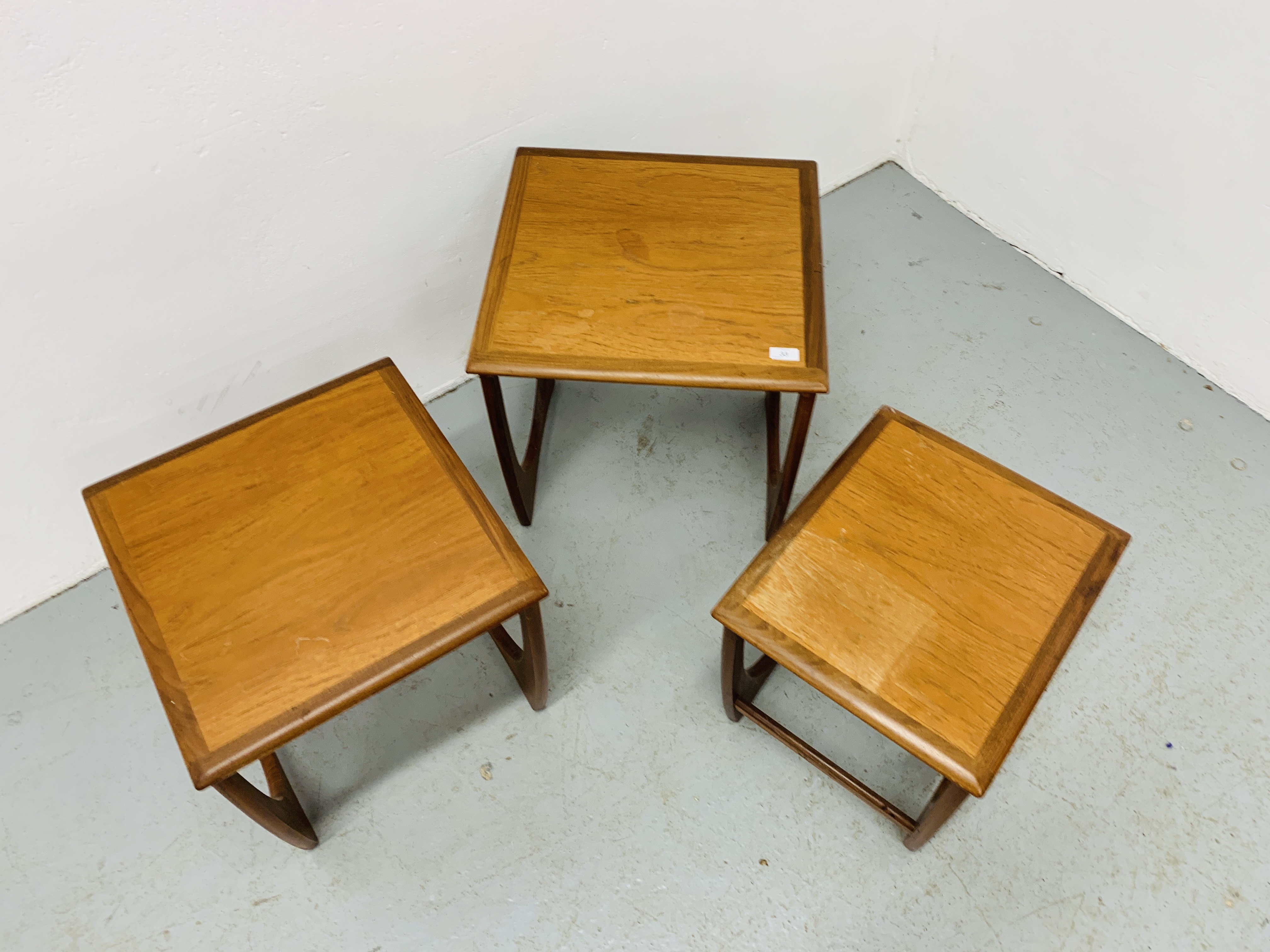 A G PLAN TEAK RETRO STYLE GRADUATED SET OF THREE OCCASIONAL TABLES - Image 2 of 6