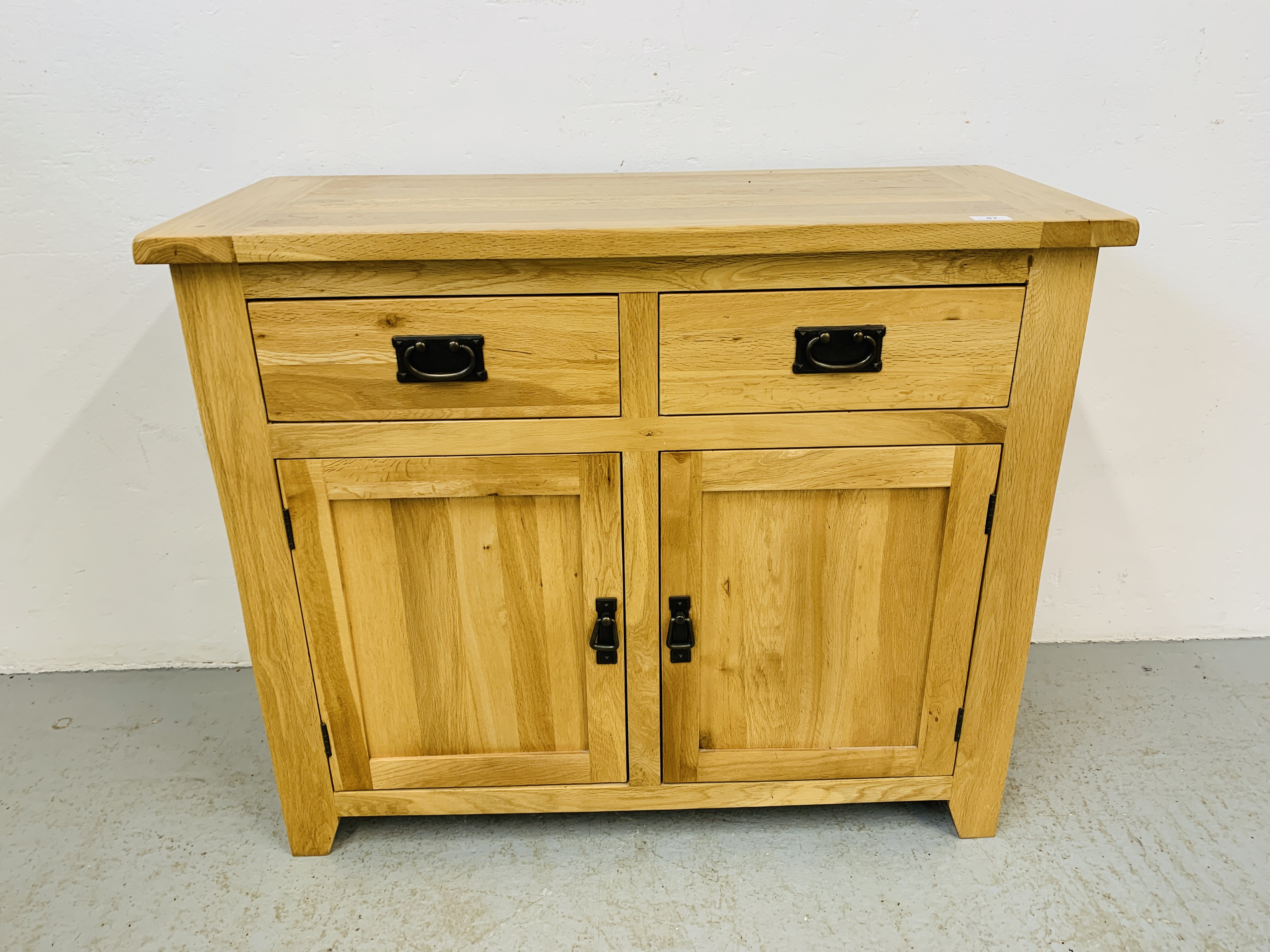 A MODERN SOLID LIGHT OAK TWO DRAWER DRESSER WIDTH 100cm, HEIGHT 83cm,