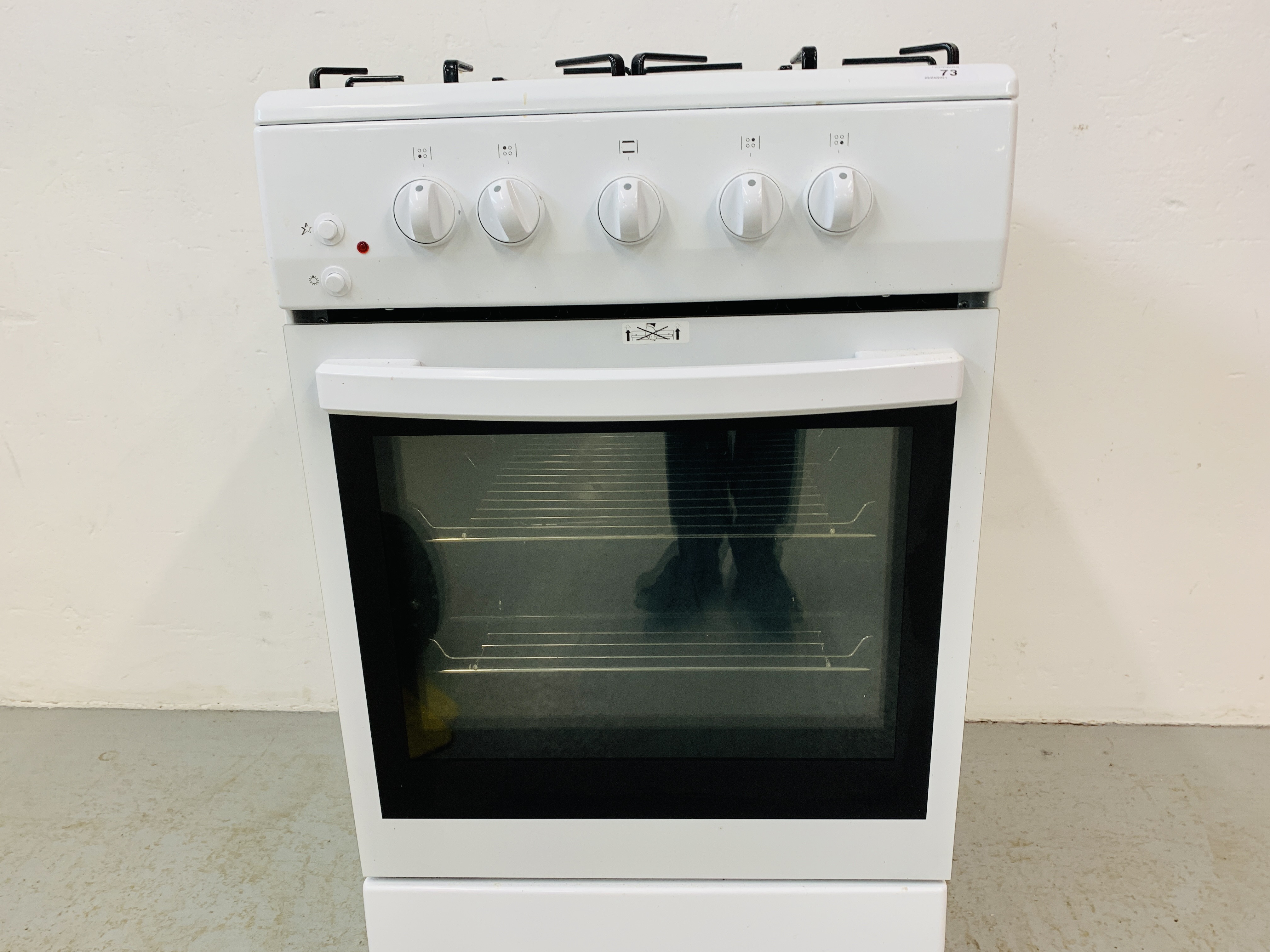 AN ESSENTIALS MAINS GAS SINGLE OVEN SLOT IN COOKER MODEL CFS9WU17 - SOLD AS SEEN (TRADE ONLY) - Image 8 of 11