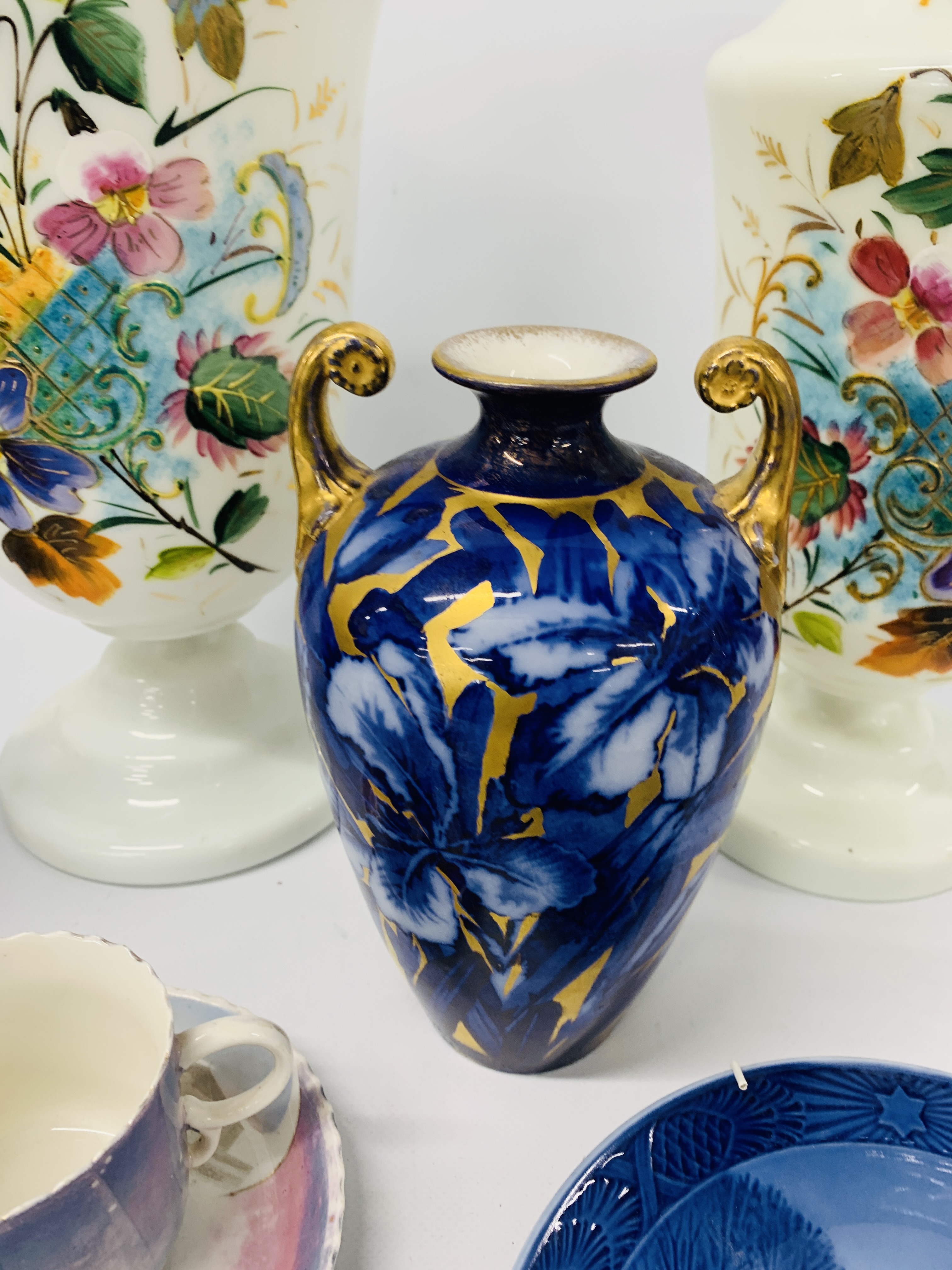 AN OPAQUE GLASS LIDDED VASE AND MATCHING PAIR OF VASES WITH HAND PAINTED FLORAL DECORATION, - Image 6 of 15