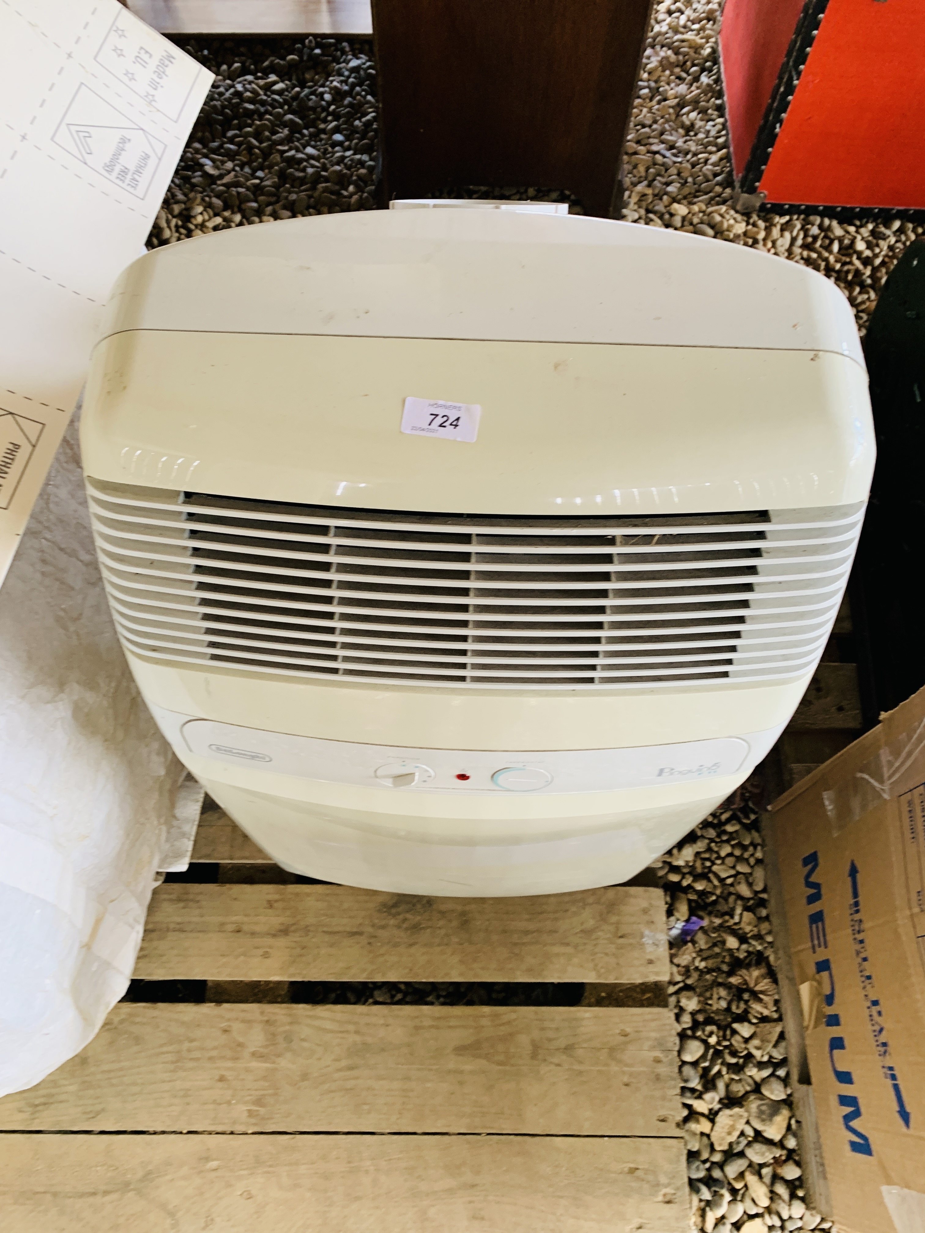 A DELONGHI PINGUINO F11 PORTABLE AIR CONDITIONING UNIT - SOLD AS SEEN - Image 2 of 4