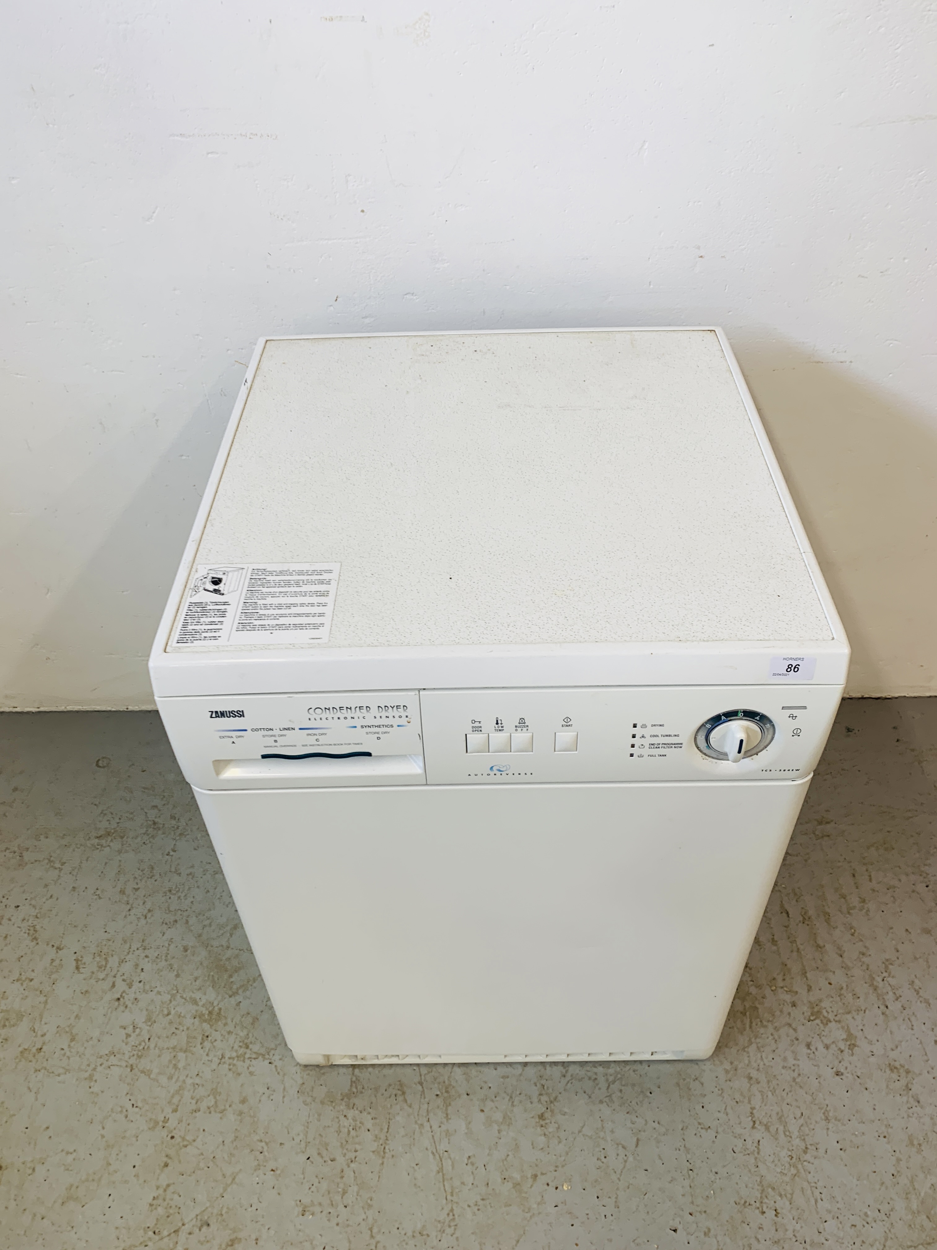 A ZANUSSI CONDENSER TUMBLE DRYER - SOLD AS SEEN - Image 2 of 5