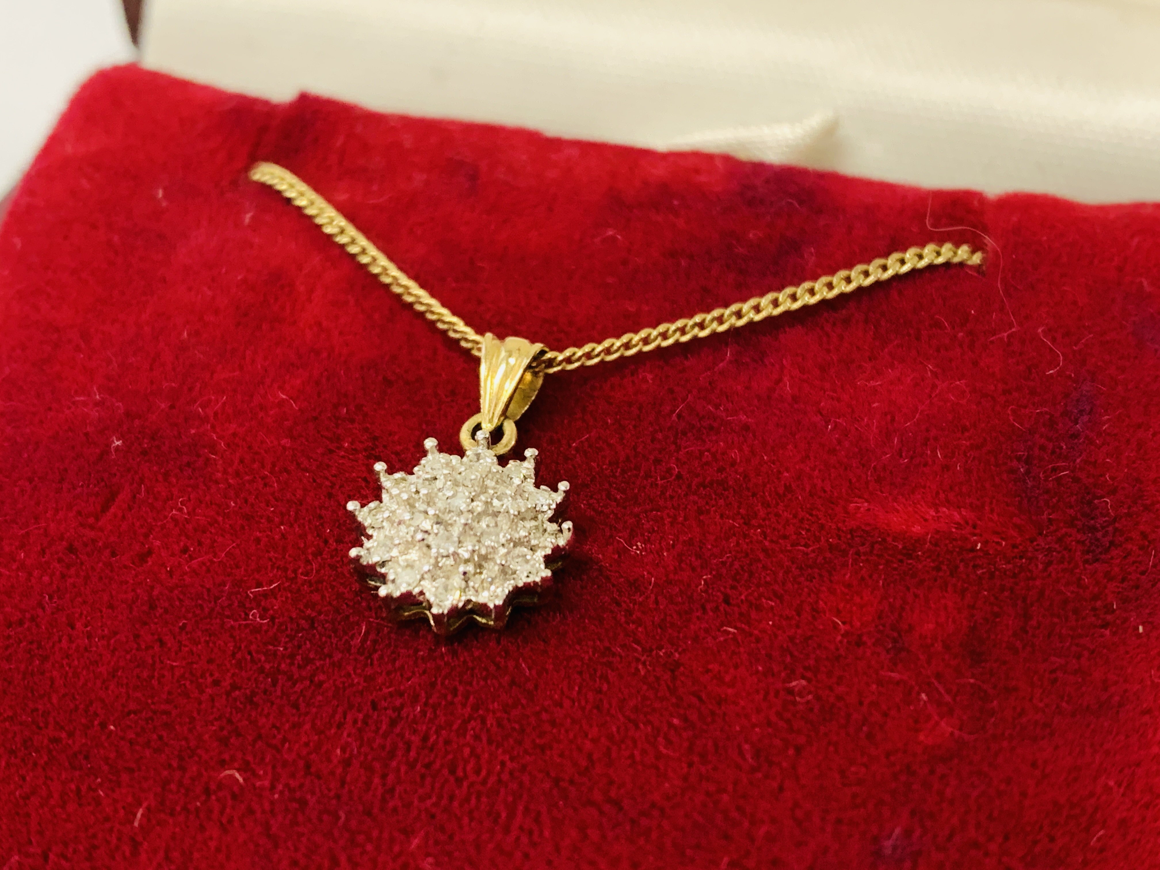 A MULTI DIAMOND SET PENDANT NECKLACE MARKED 375 ALONG WITH A 9CT GOLD MULTI DIAMOND SET RING - Image 3 of 8