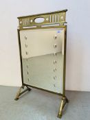 AN ANTIQUE BRASS AND MIRRORED FIRE SCREEN - W 46CM. H 77CM.