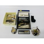 A TRAY OF ASSORTED PENS TO INCLUDE PARKER, WATERMANS, ALONG WITH A GROUP OF POCKET KNIVES,